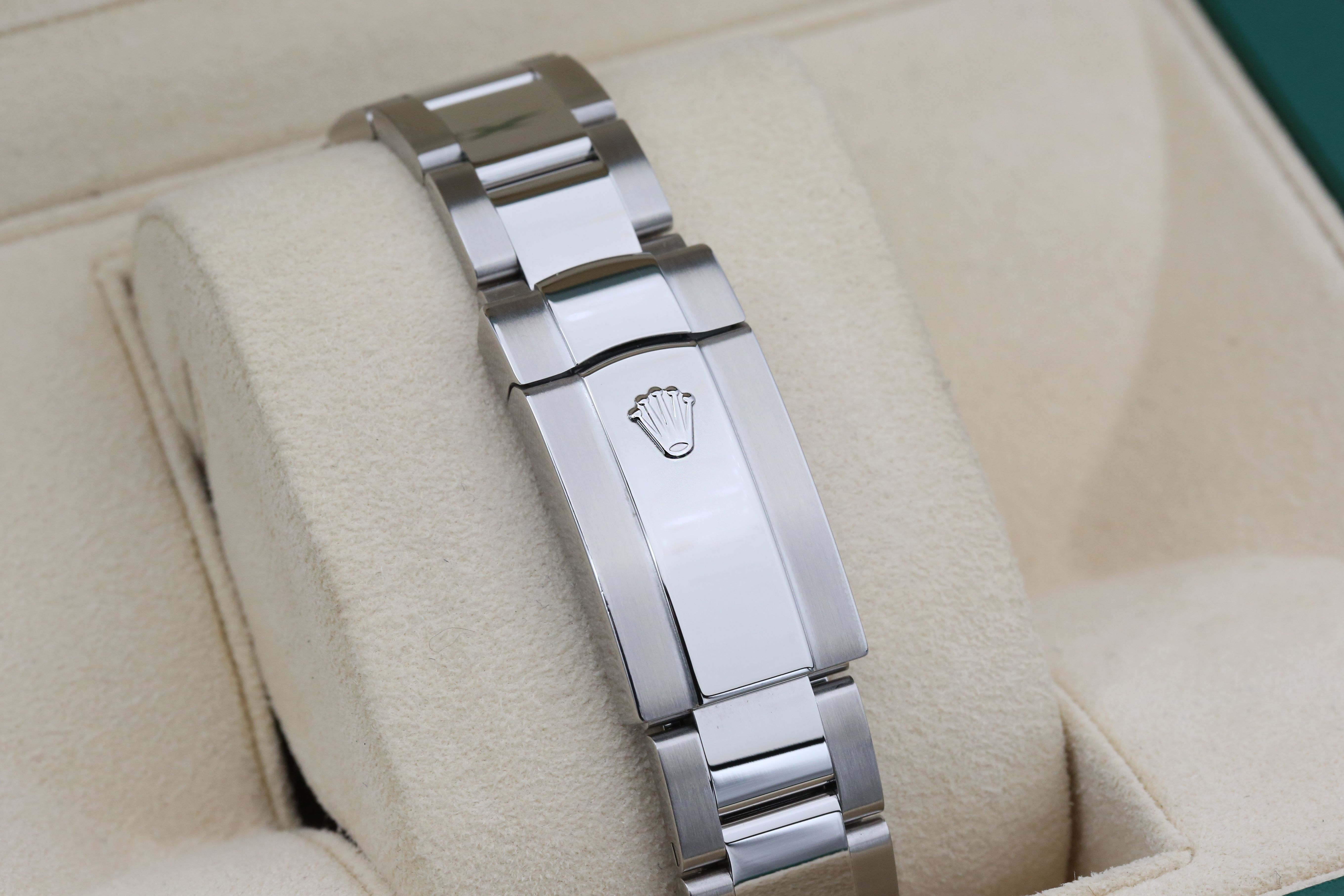 Rolex Datejust II 116334 Thumbnail 3