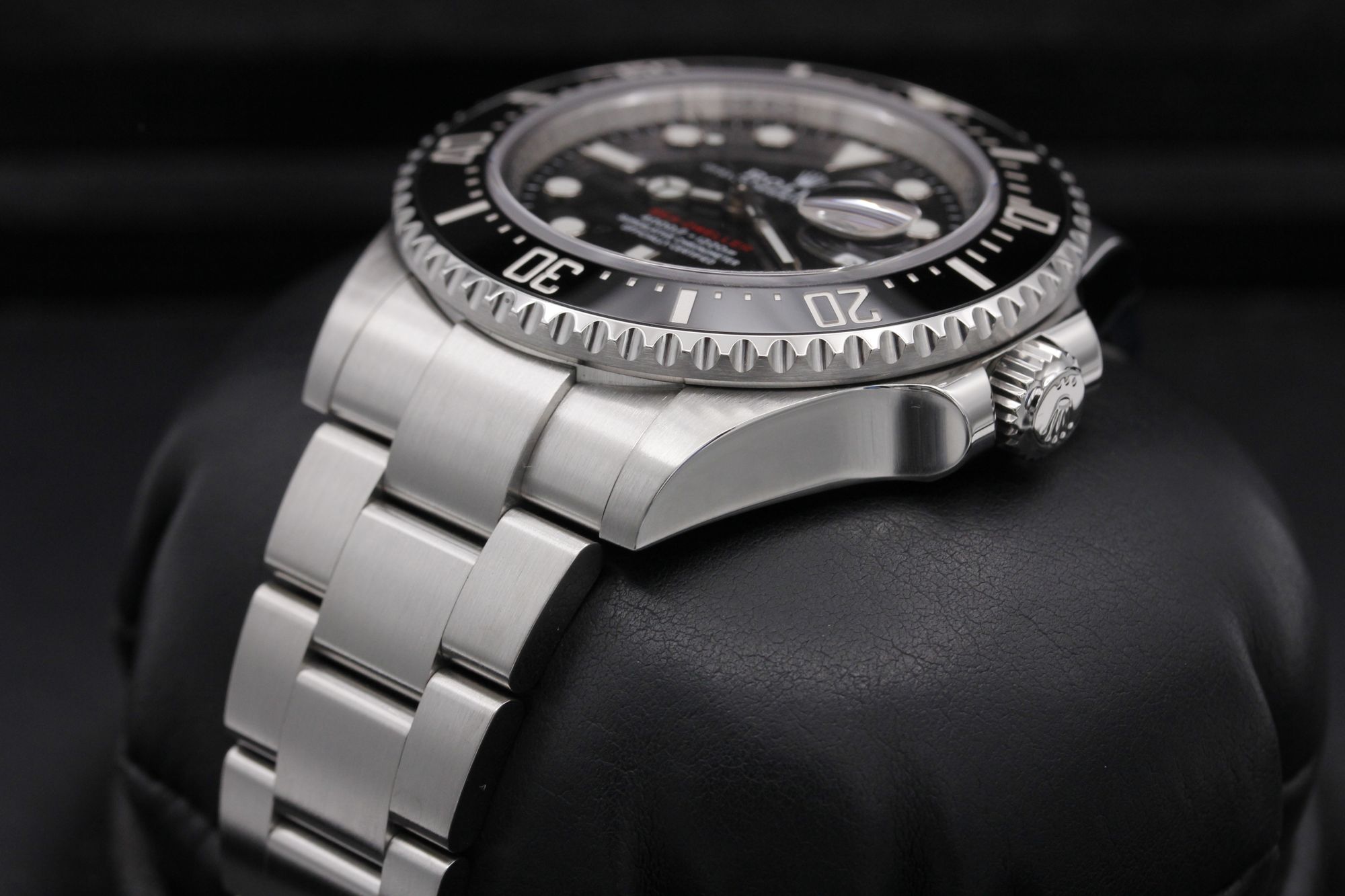 Rolex Sea-Dweller 126600 Thumbnail 2