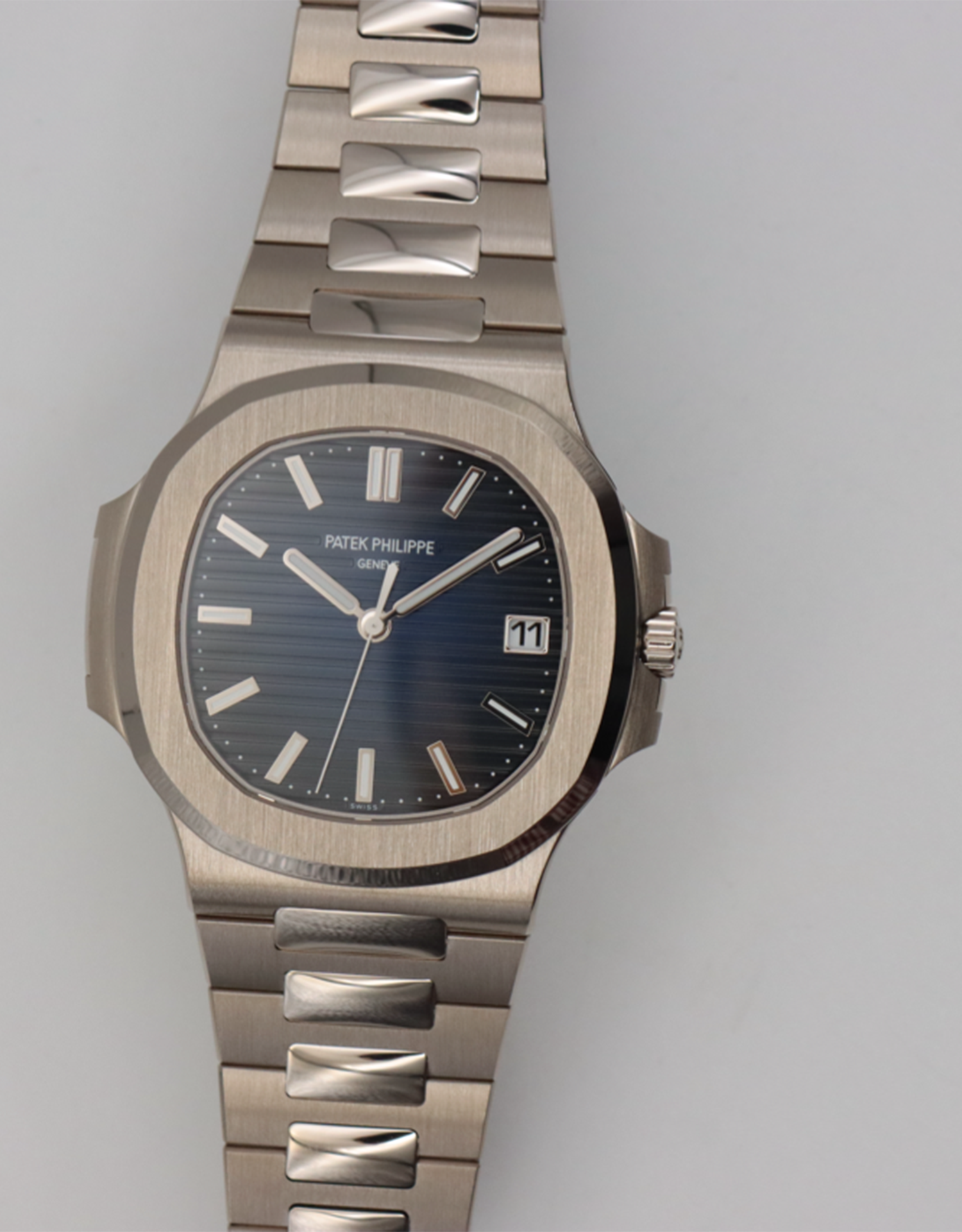 Patek Philippe Nautilus 5811/1G-001 Thumbnail 5