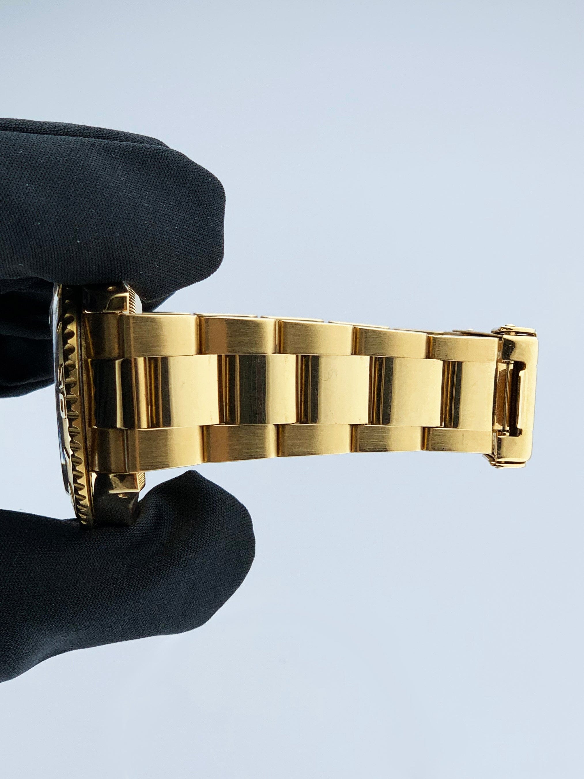 Rolex Yacht-Master 16628 Thumbnail 6