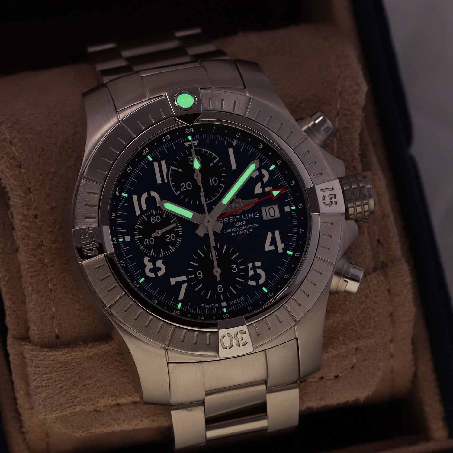 Breitling Avenger Chronograph 45 A24315 Thumbnail 6