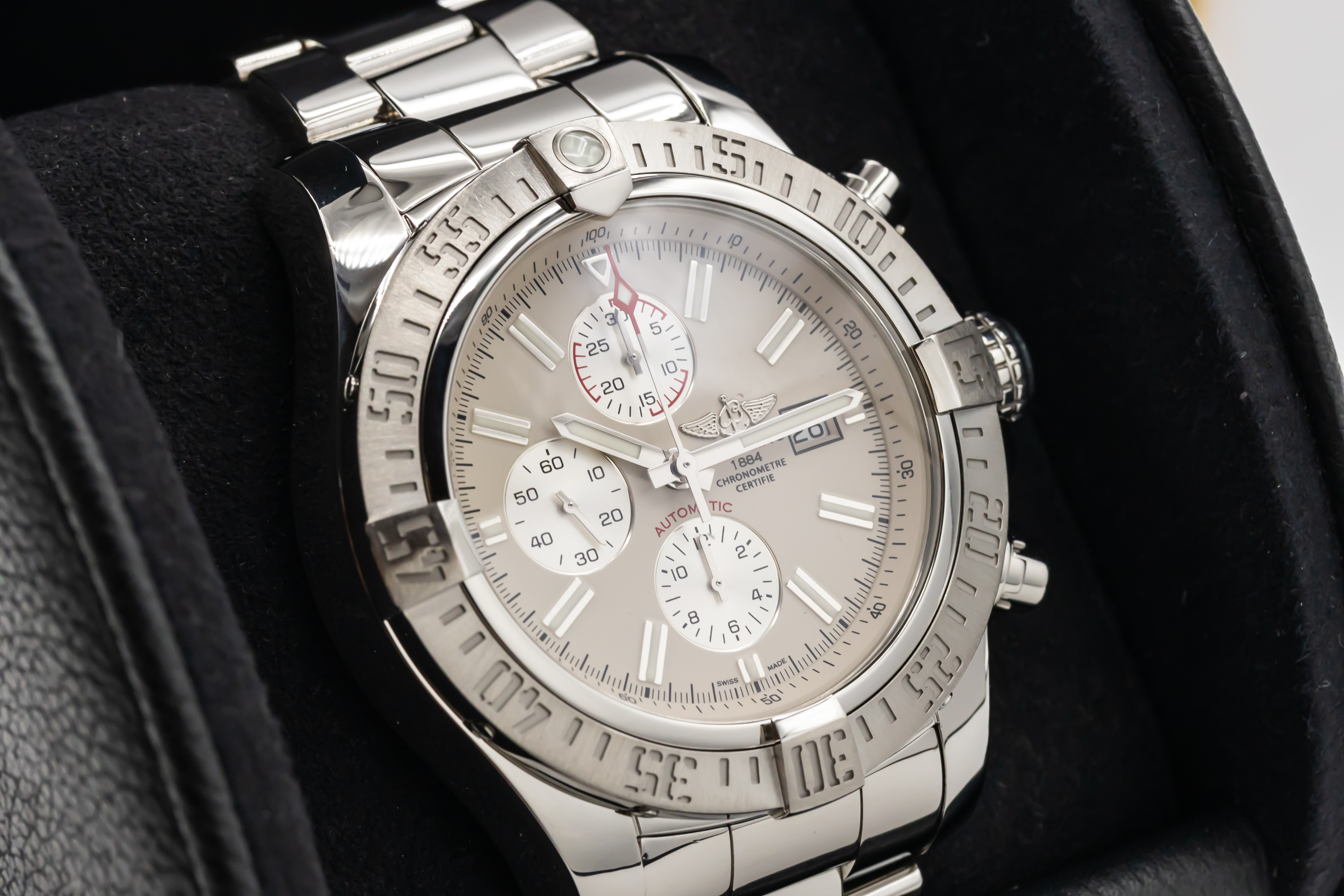 Breitling Super Avenger II A13371 Thumbnail 5