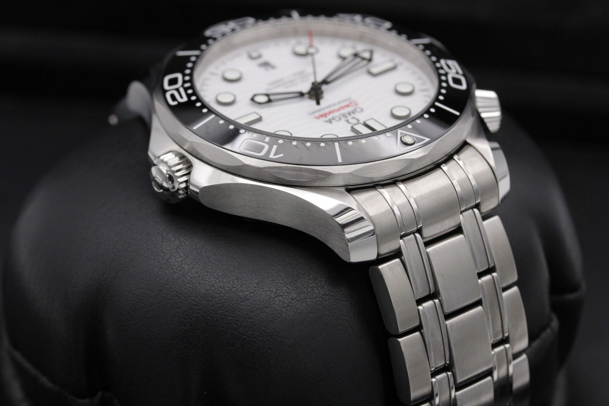 Omega Seamaster Diver 300m 210.32.42.20.04.001 Thumbnail 4