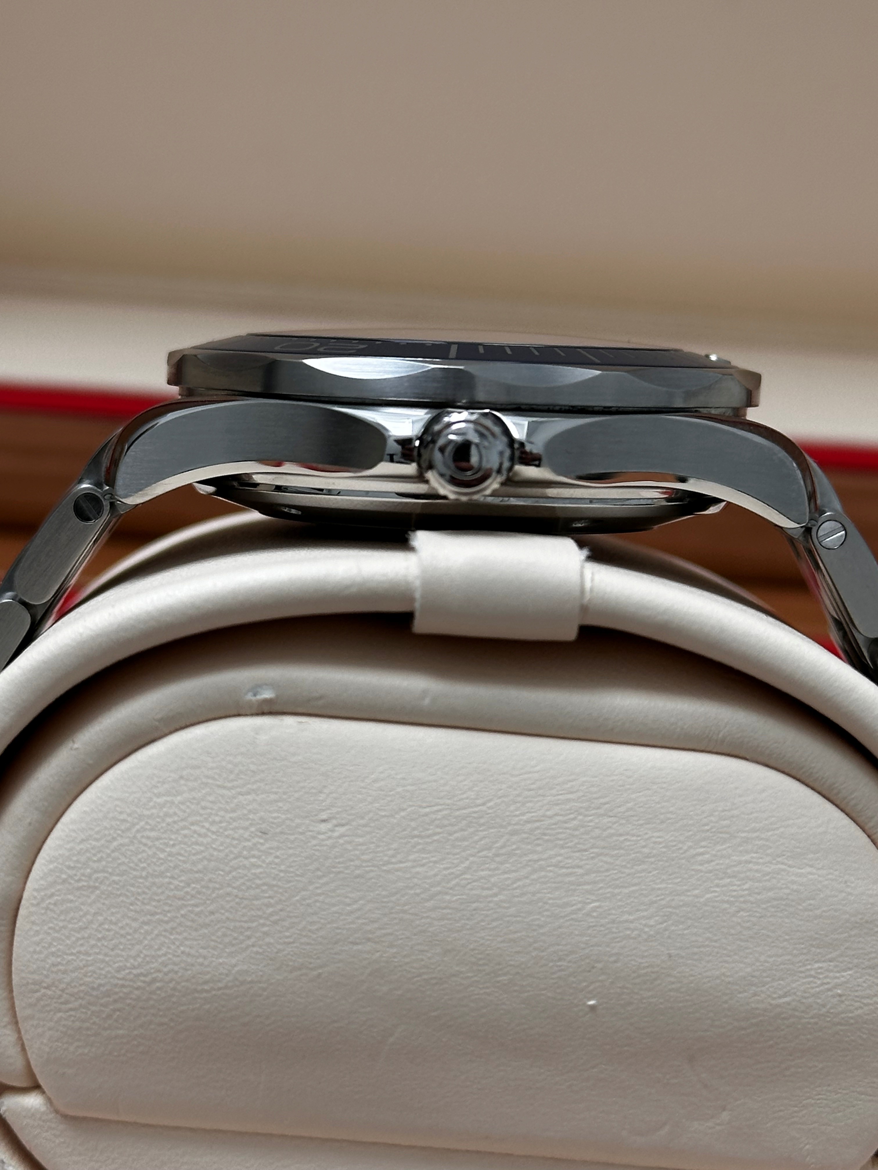 Omega Seamaster 300m 212.30.41.20.03.001 Thumbnail 7