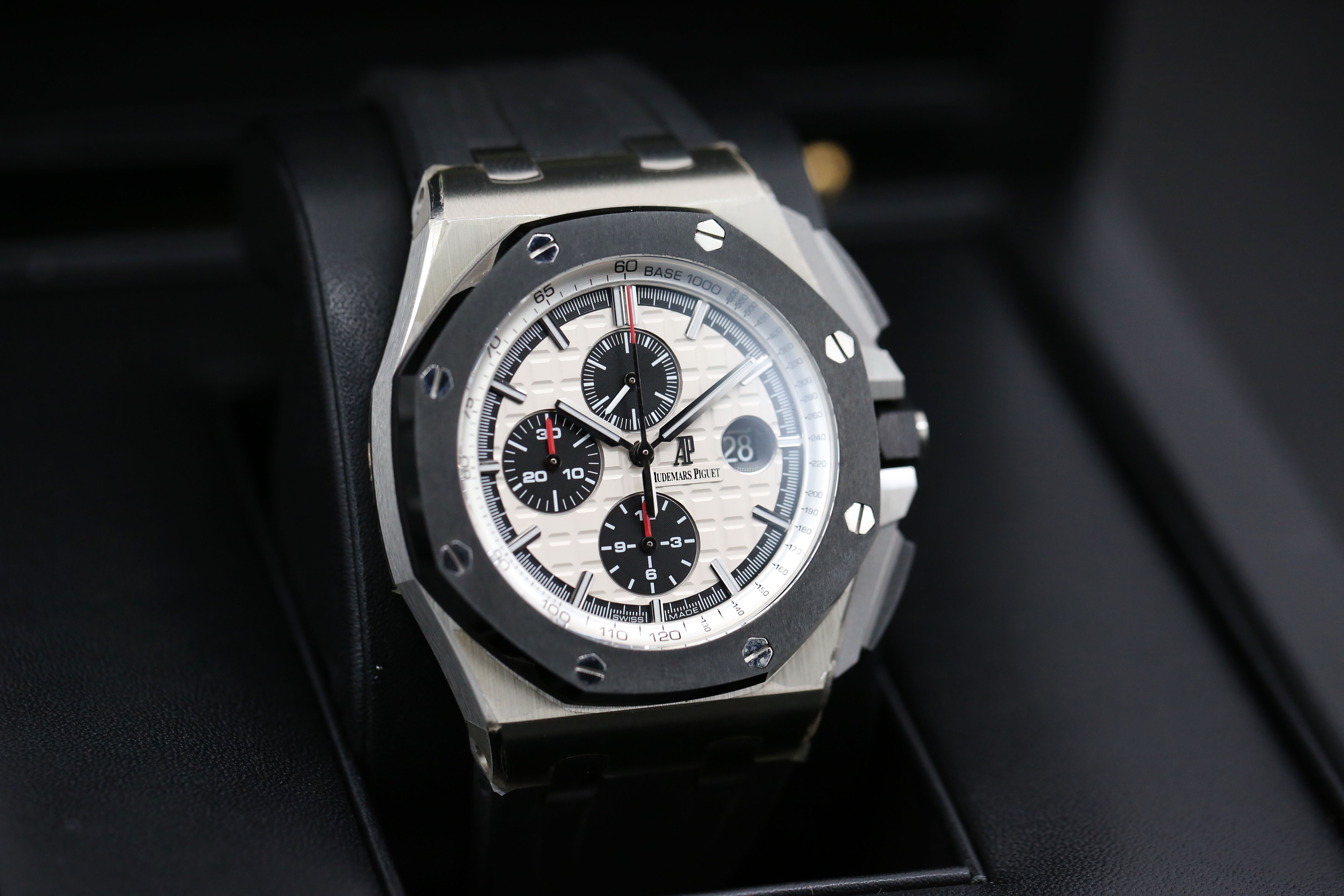 Audemars Piguet Royal Oak Offshore 26400SO.OO.A002CA.01 Thumbnail 2