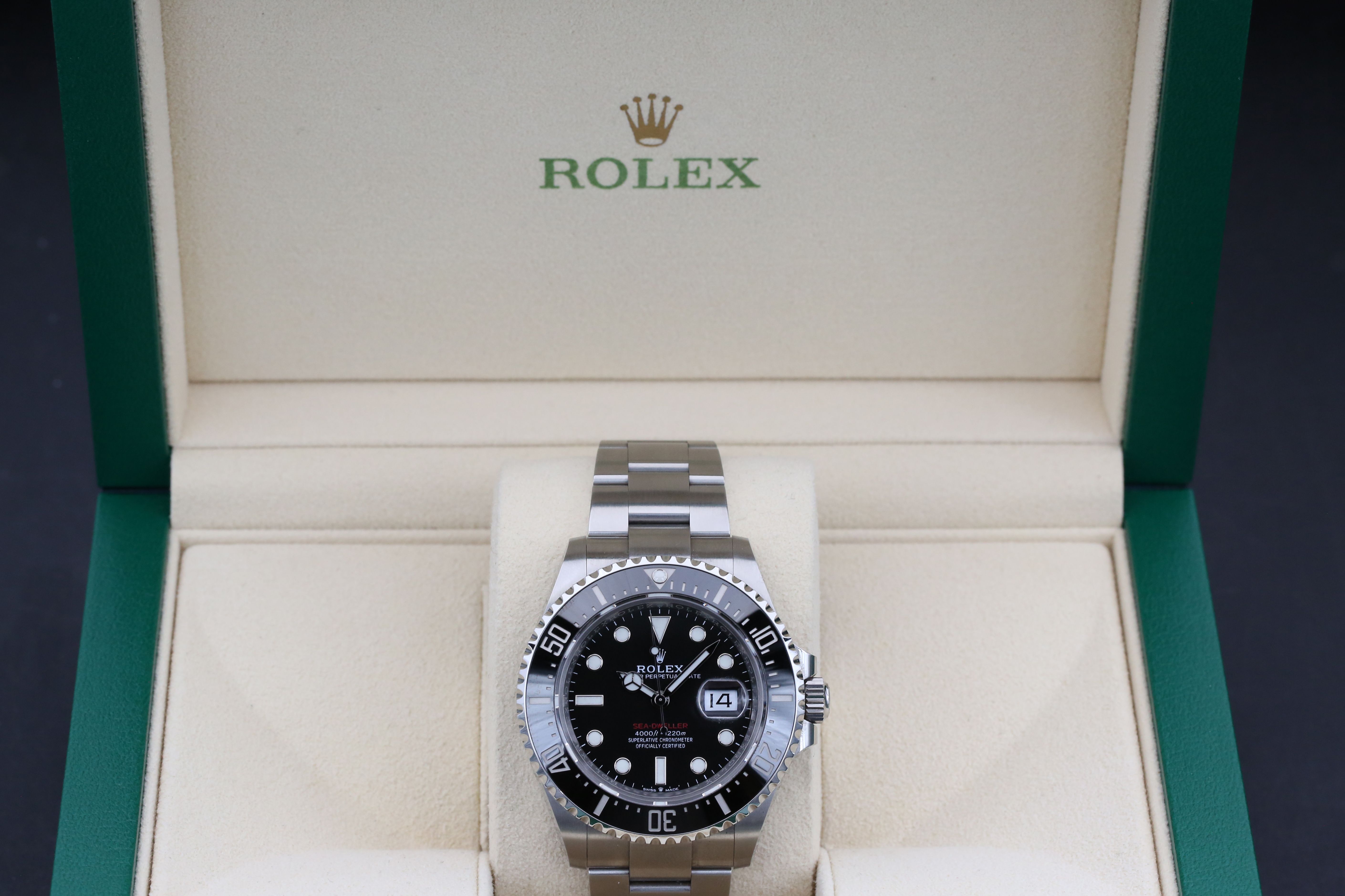 Rolex Sea-Dweller 126600 Thumbnail 4