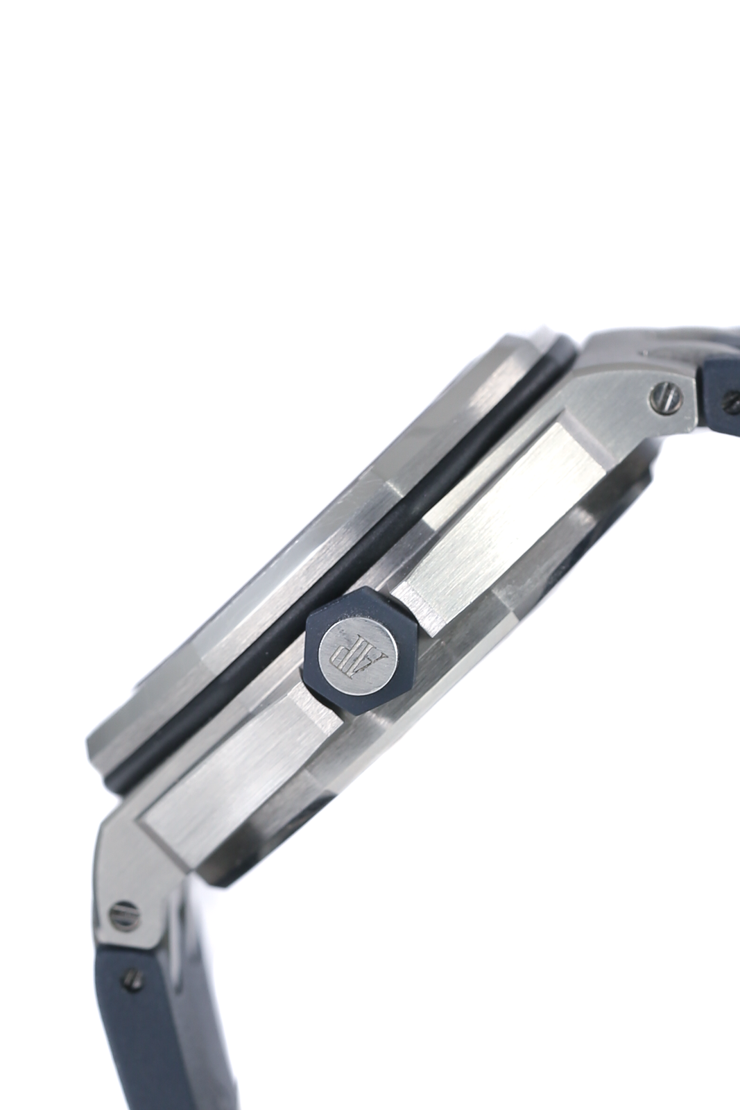 Audemars Piguet Royal Oak Offshore 15710ST.OO.A027CA.01 Thumbnail 2