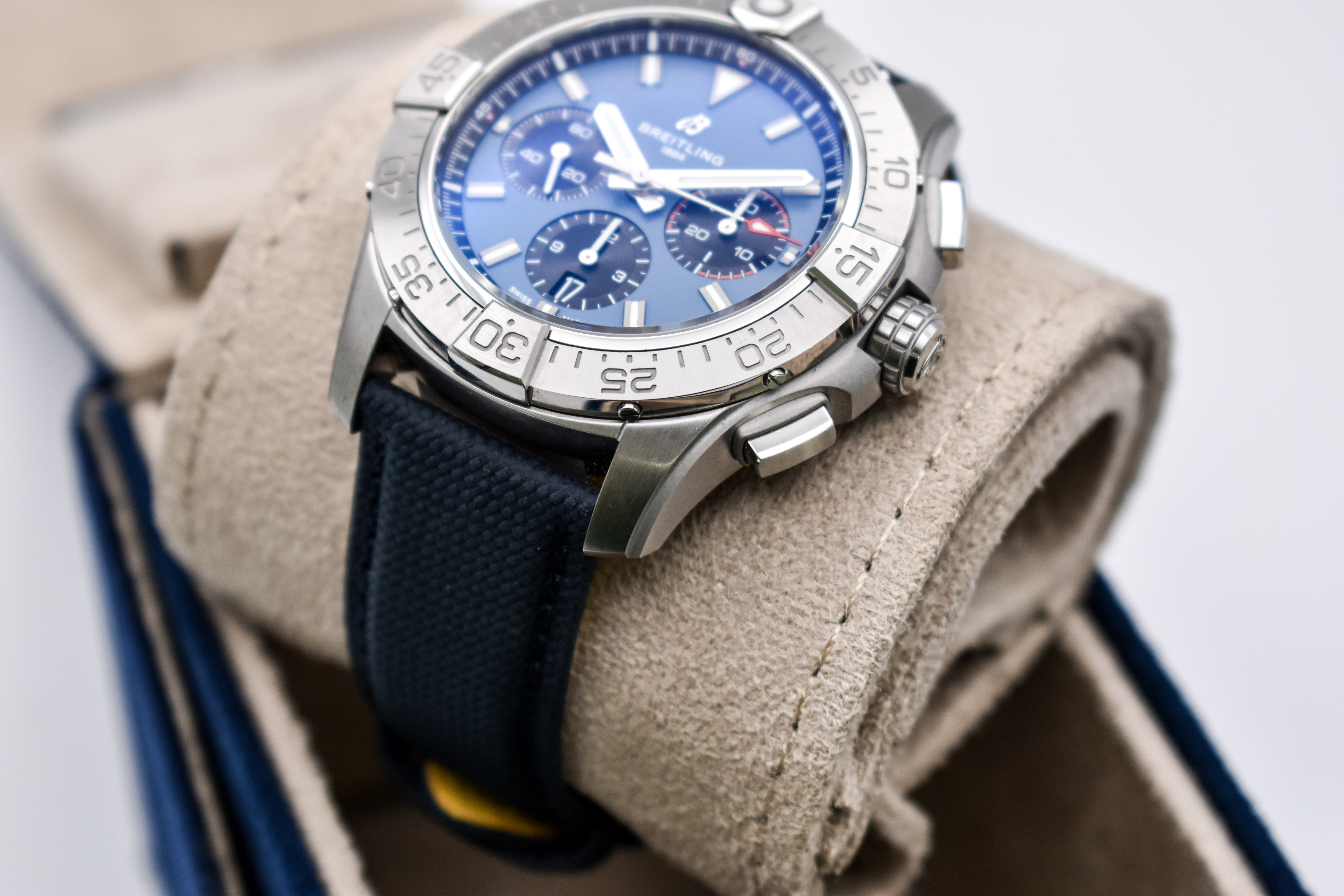 Breitling Avenger B01 Chronograph AB0147 Thumbnail 2