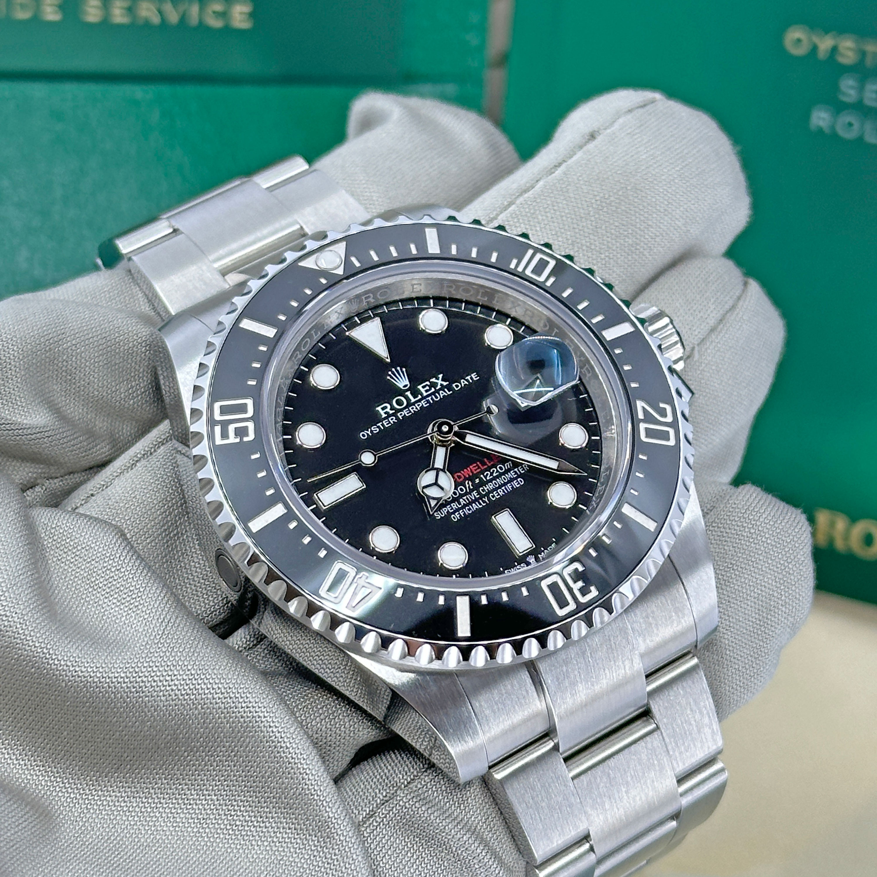 Rolex Sea-Dweller 126600 Thumbnail 4