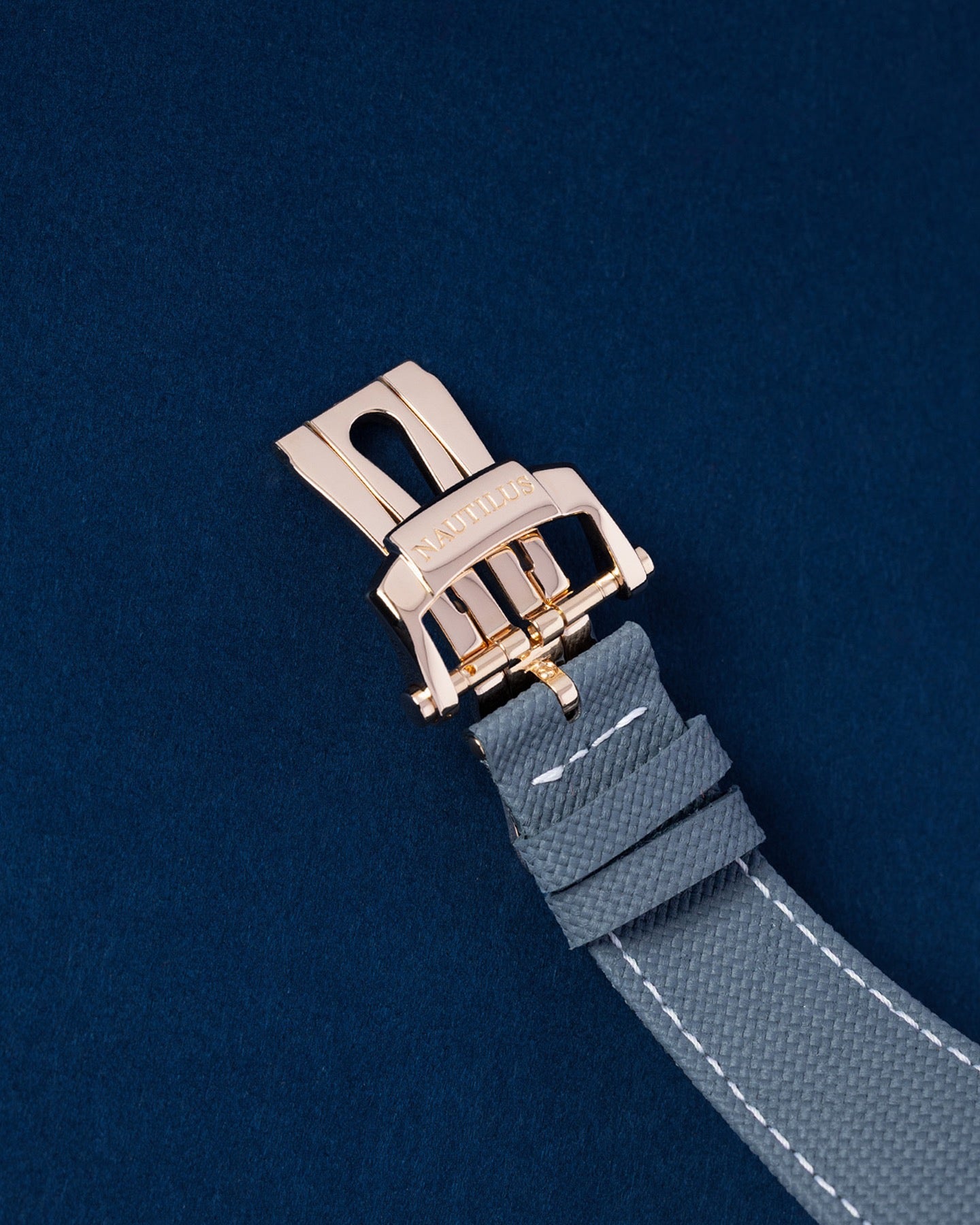 Patek Philippe Nautilus 5712R-001 Thumbnail 3