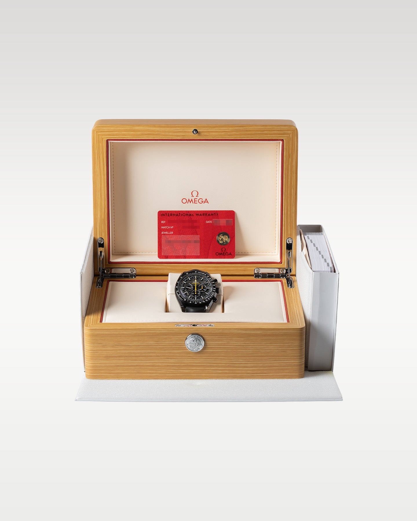 Omega Speedmaster Dark Side of the Moon 310.92.44.50.01.001 Thumbnail 5