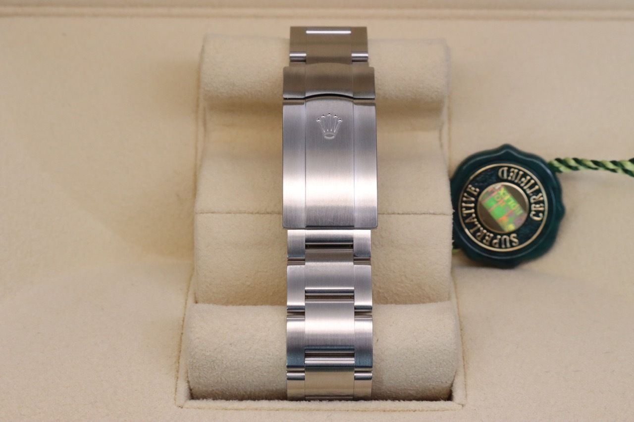 Rolex Oyster Perpetual 124300 Thumbnail 3