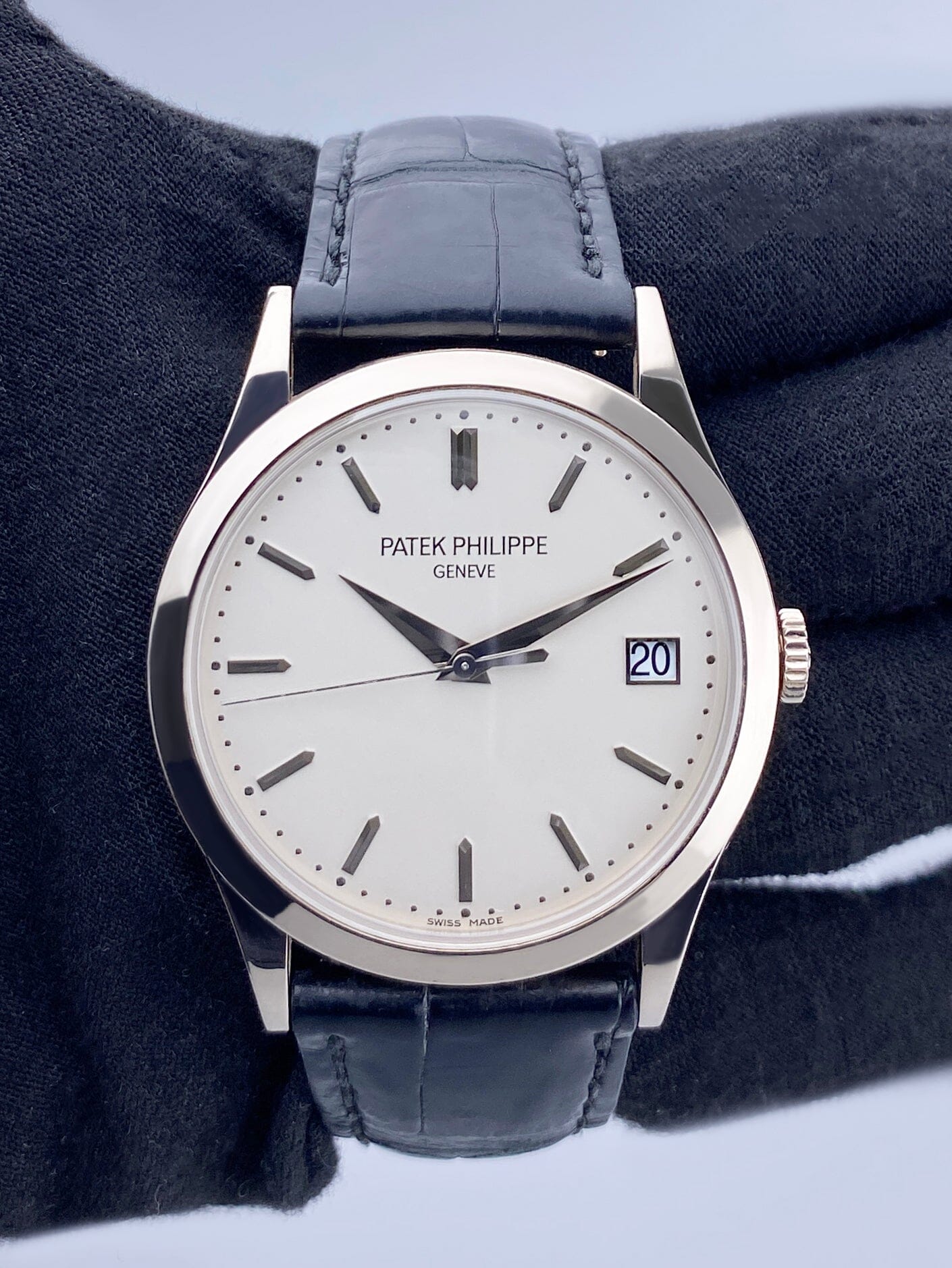 Patek Philippe Calatrava 5296G-010 Thumbnail 2