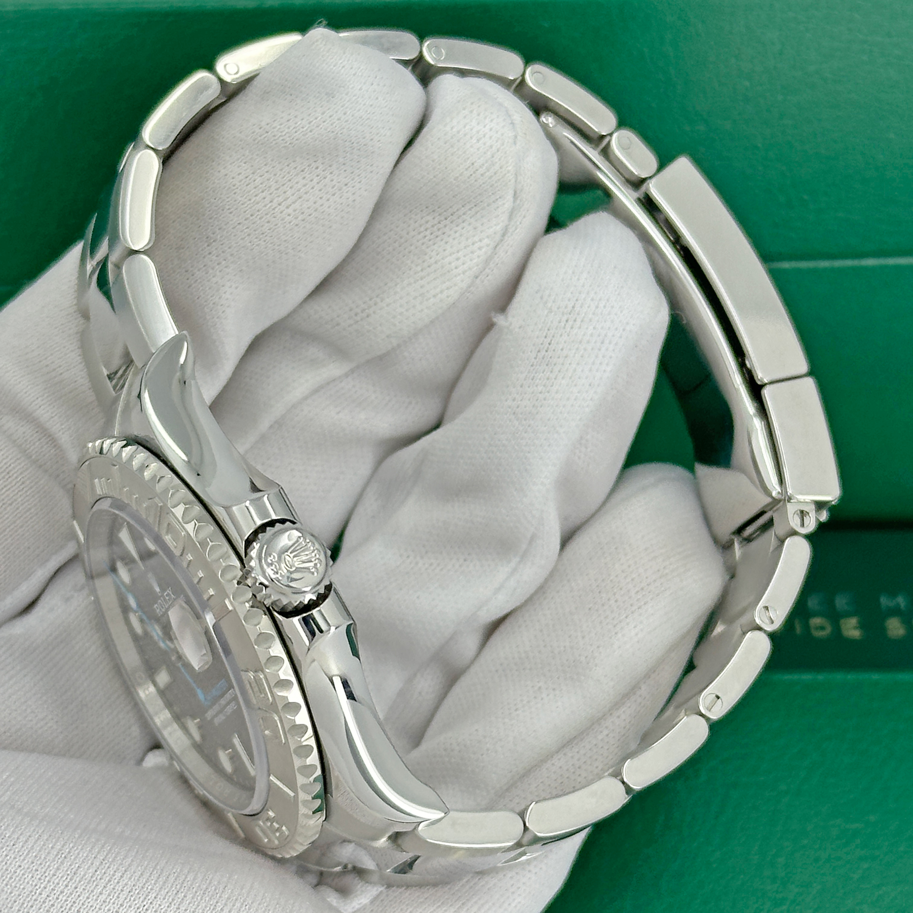 Rolex Yacht-Master 126622 Thumbnail 5