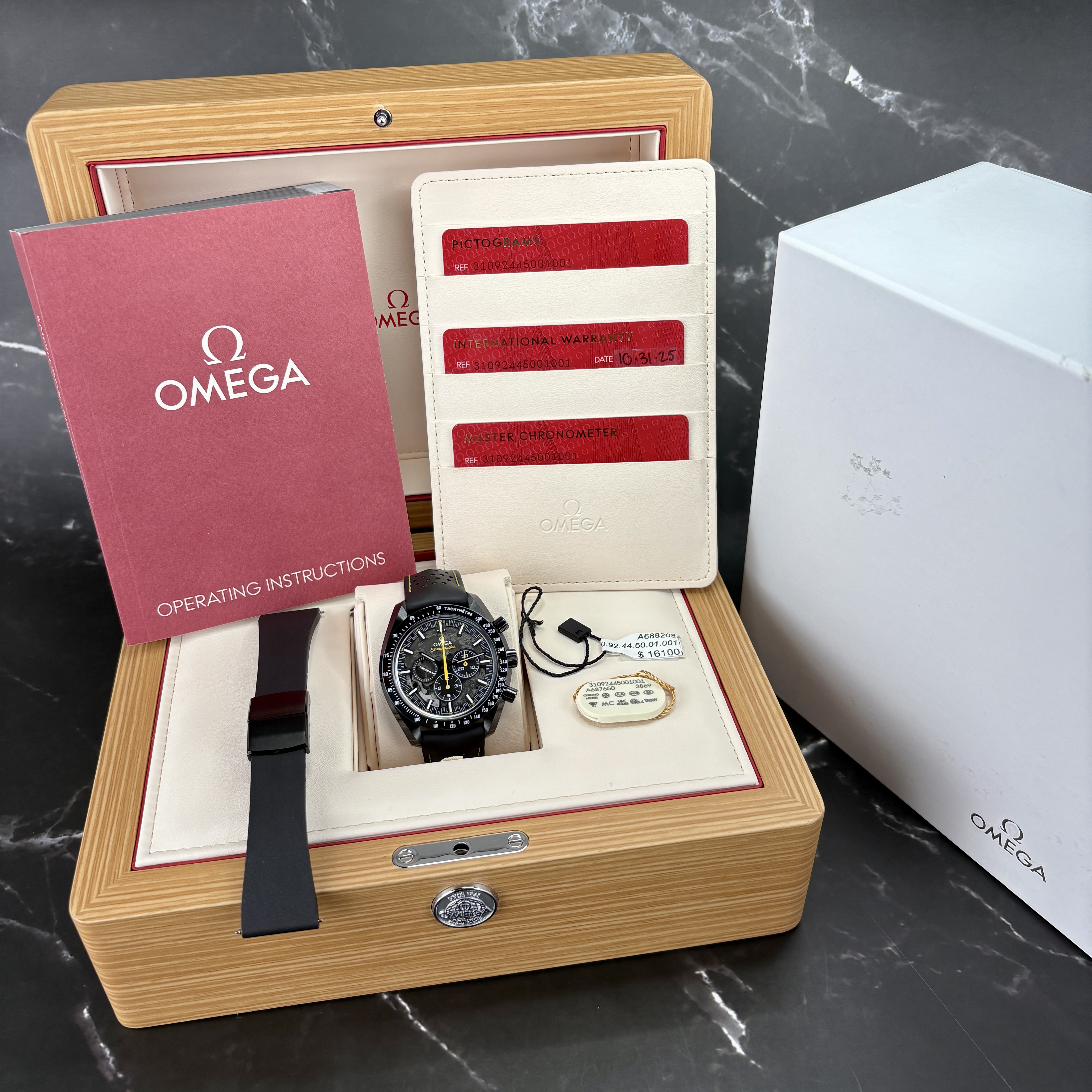 Omega Speedmaster Dark Side of the Moon 310.92.44.50.01.001 Thumbnail 7