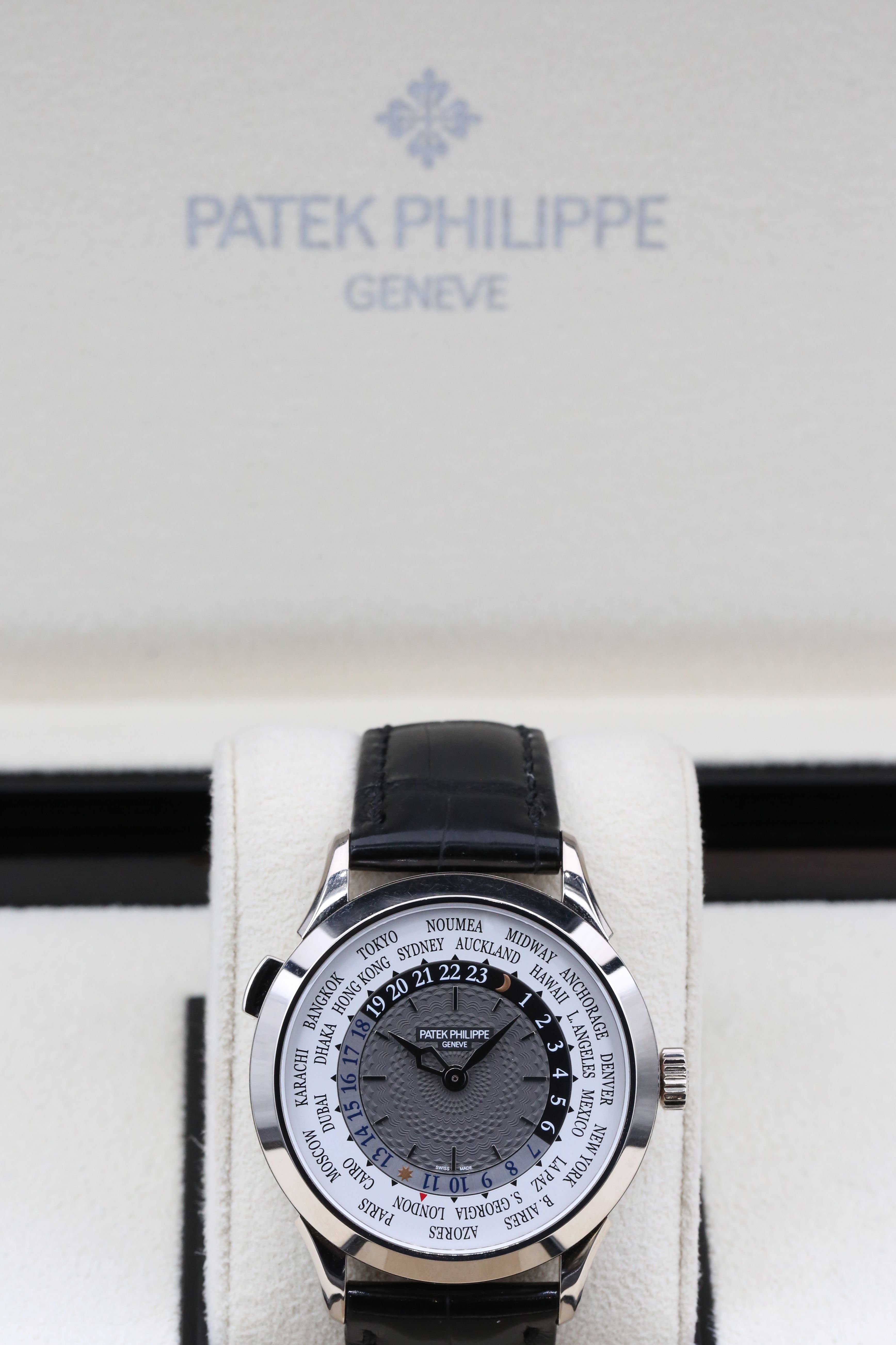 Patek Philippe World Time 5230G-001 Thumbnail 5