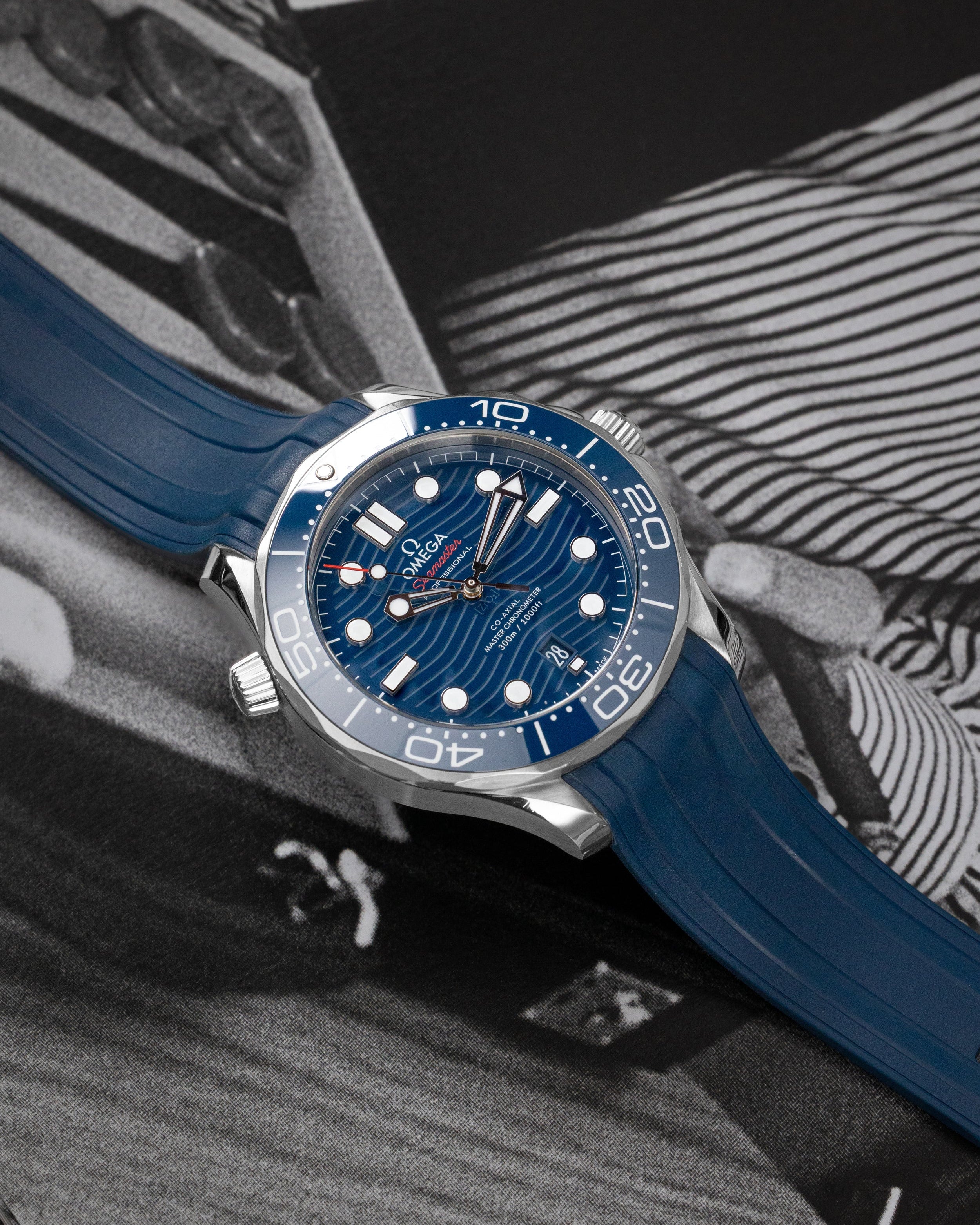 Omega Seamaster Diver 300m 210.32.42.20.03.001 Thumbnail 2