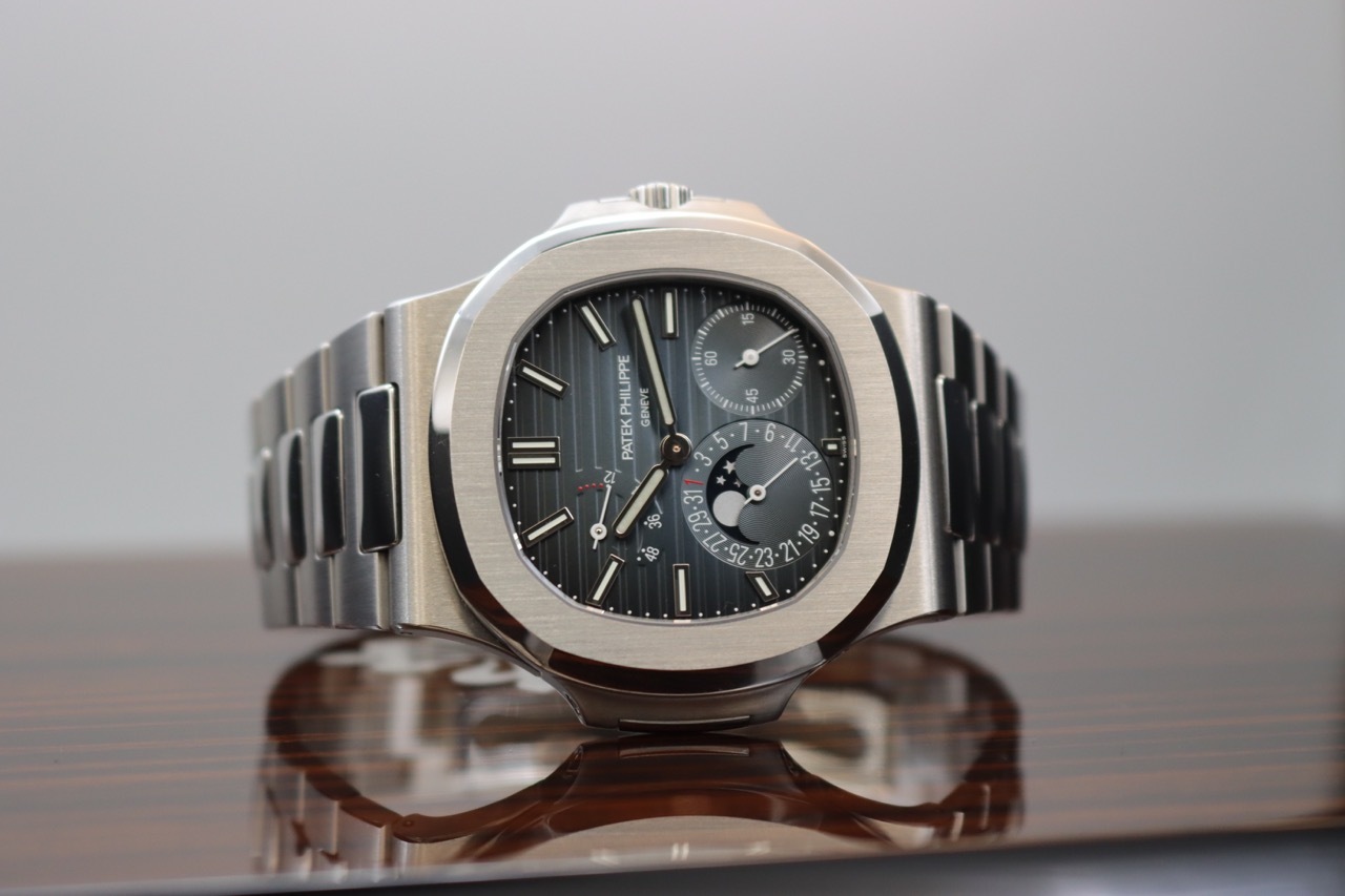 Patek Philippe Nautilus 5712/1A-001 Thumbnail 5