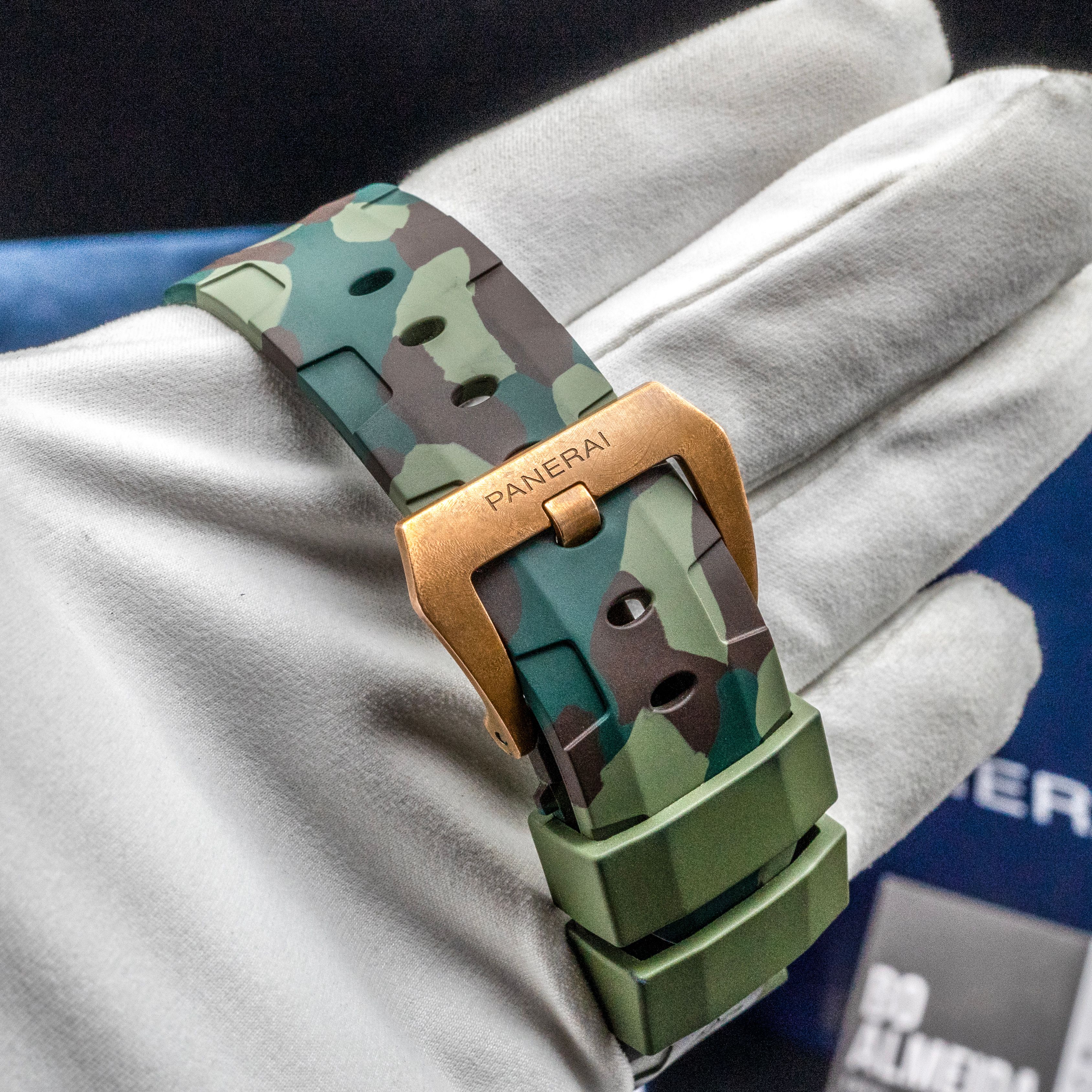Panerai Submersible PAM00968 Thumbnail 3