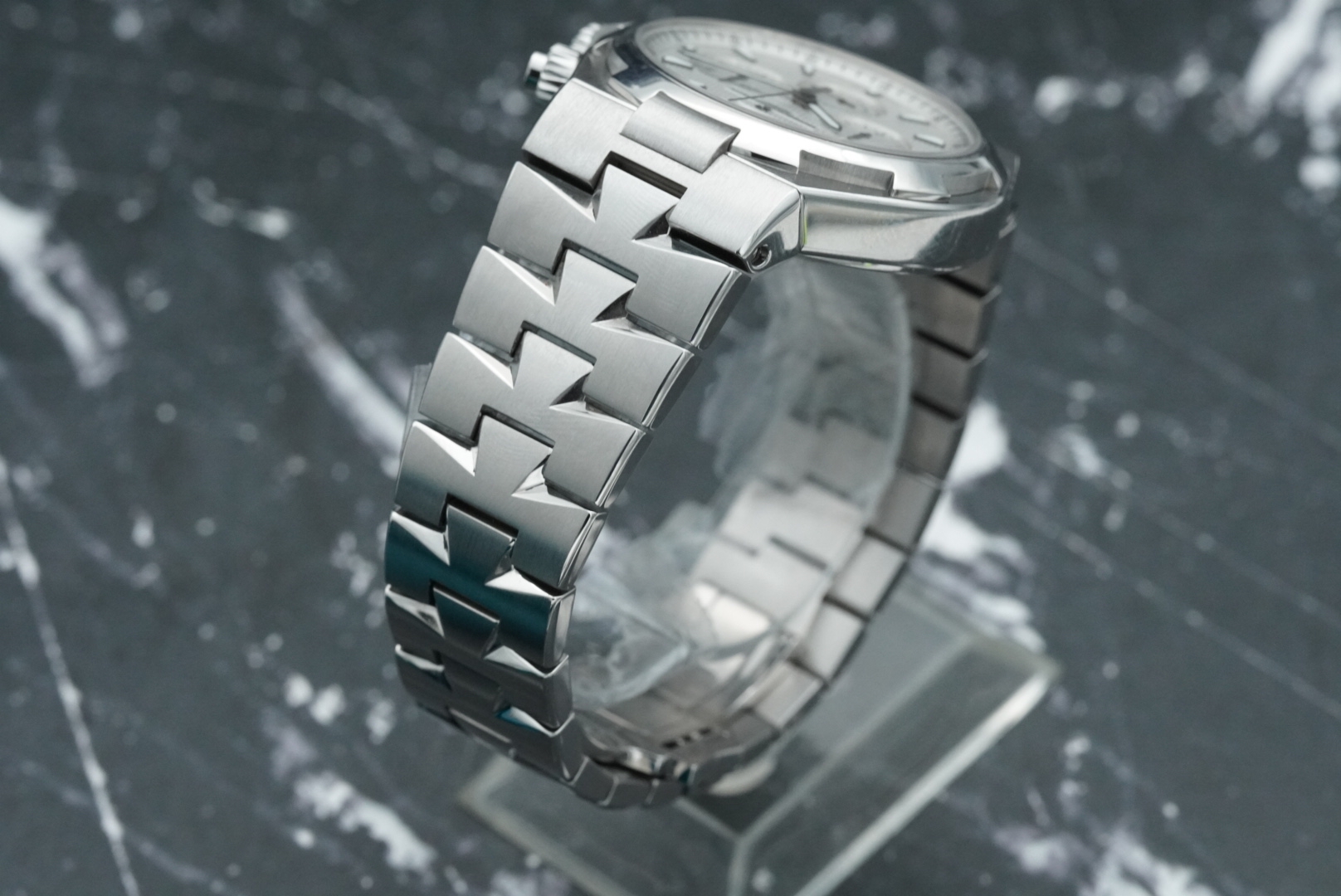 Vacheron Constantin Overseas 49150/B01A-9095 Thumbnail 3