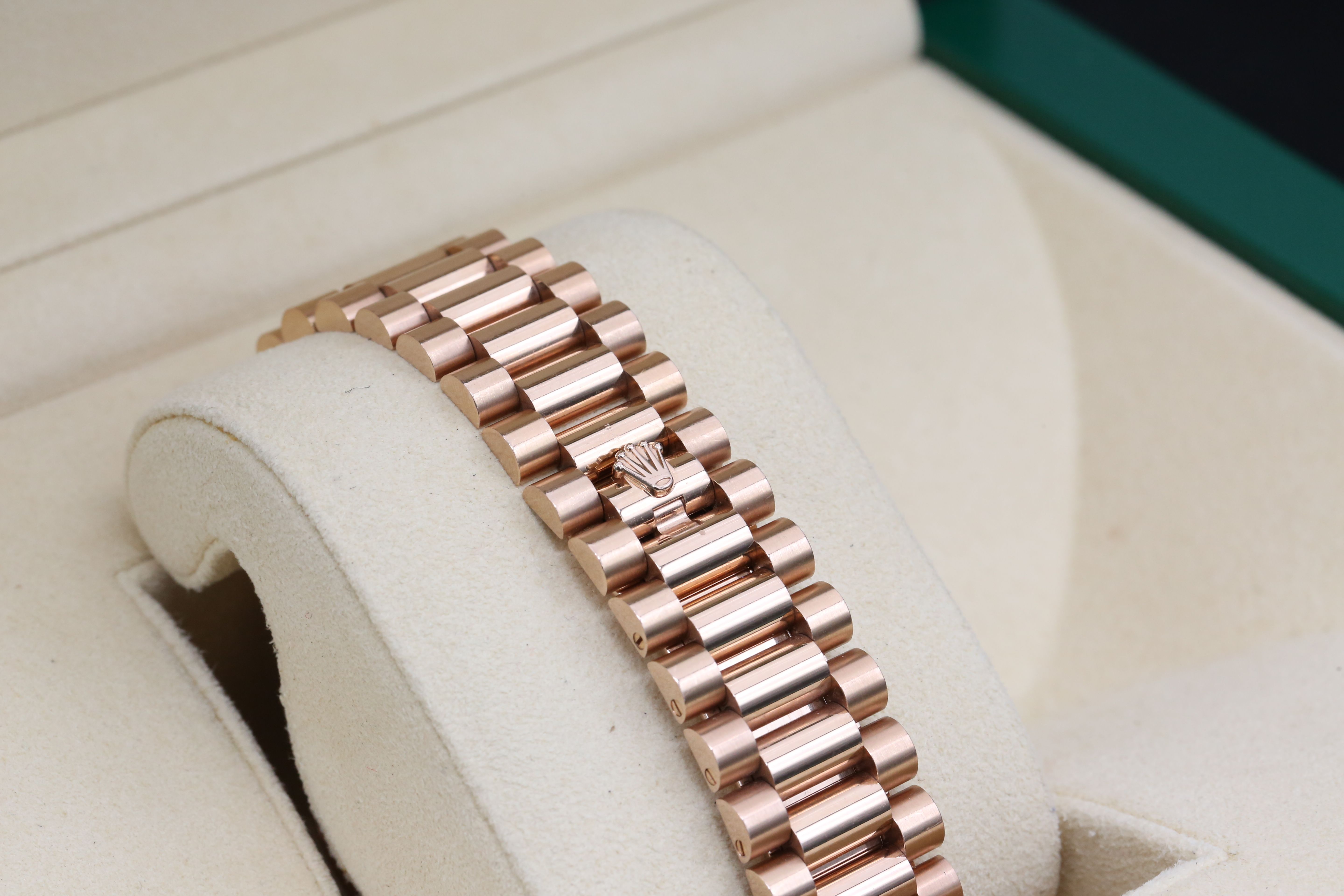 Rolex Day-Date 40 228235 Thumbnail 3