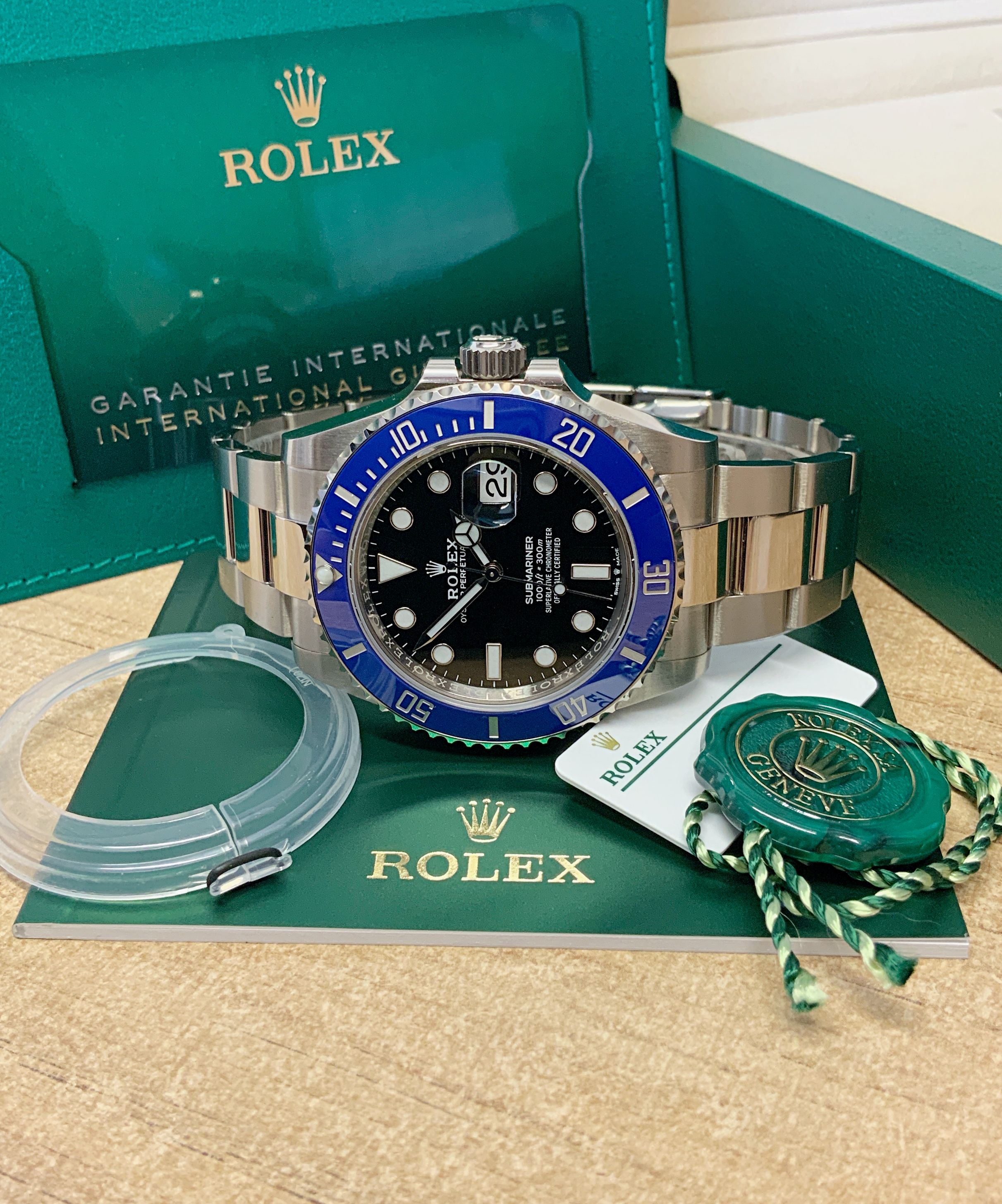 Rolex Submariner 126619 LB Thumbnail 4