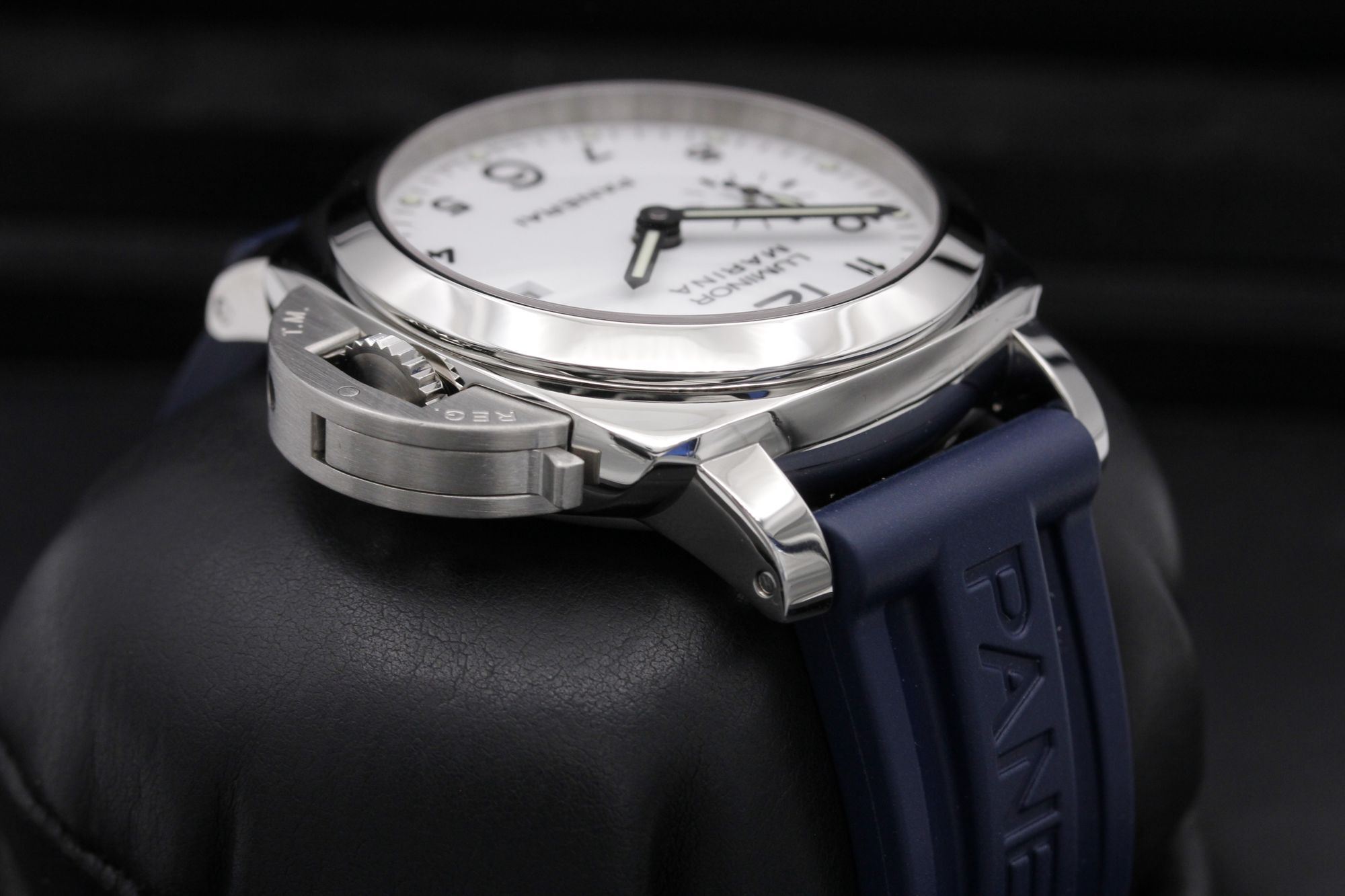 Panerai Luminor Marina PAM00523 Thumbnail 4