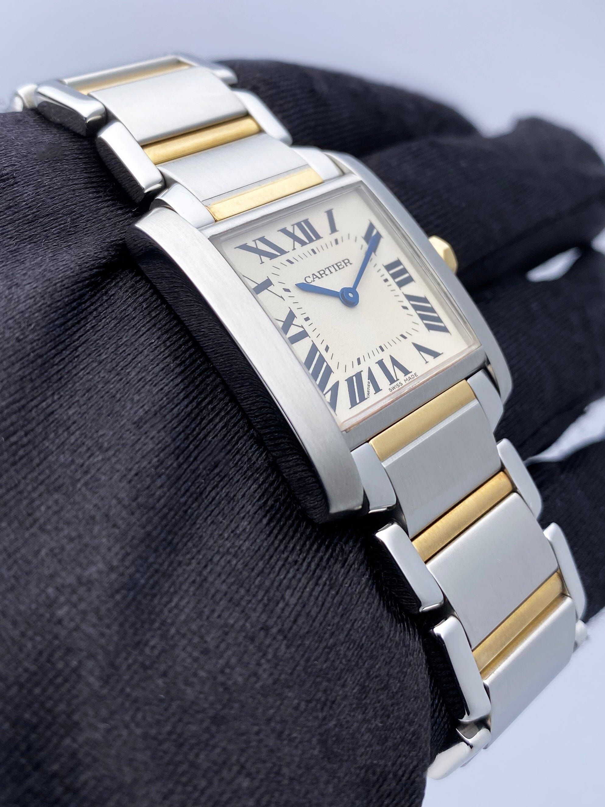Cartier Tank Francaise W51006Q4 Thumbnail 3