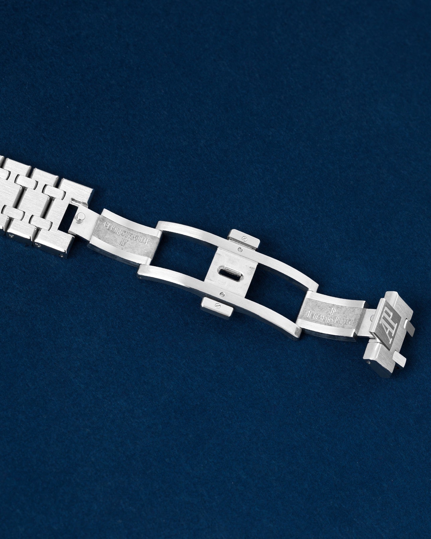 Audemars Piguet Royal Oak 15400ST.OO.1220ST.03 Thumbnail 4