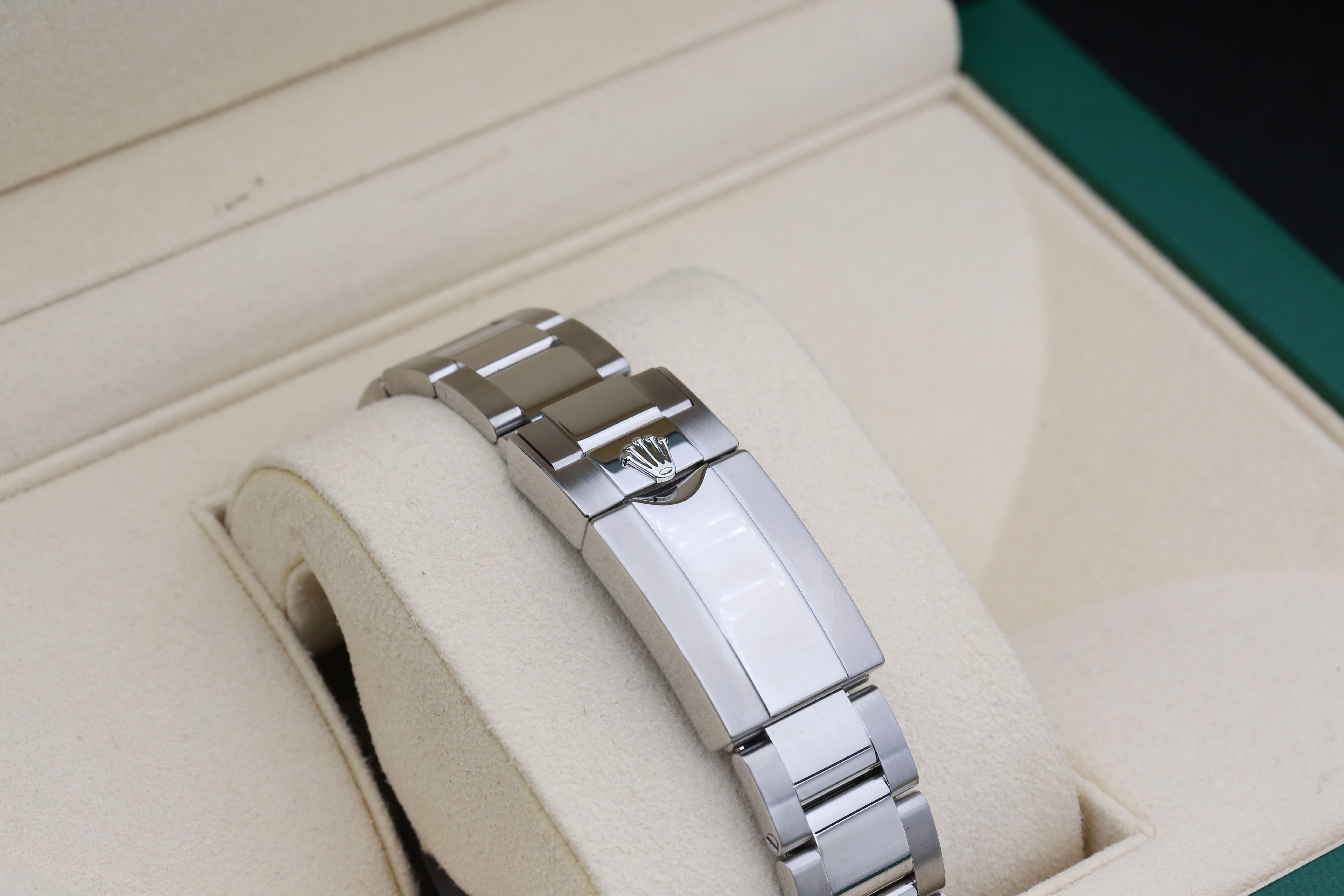 Rolex GMT Master II 116710 BLNR Thumbnail 3