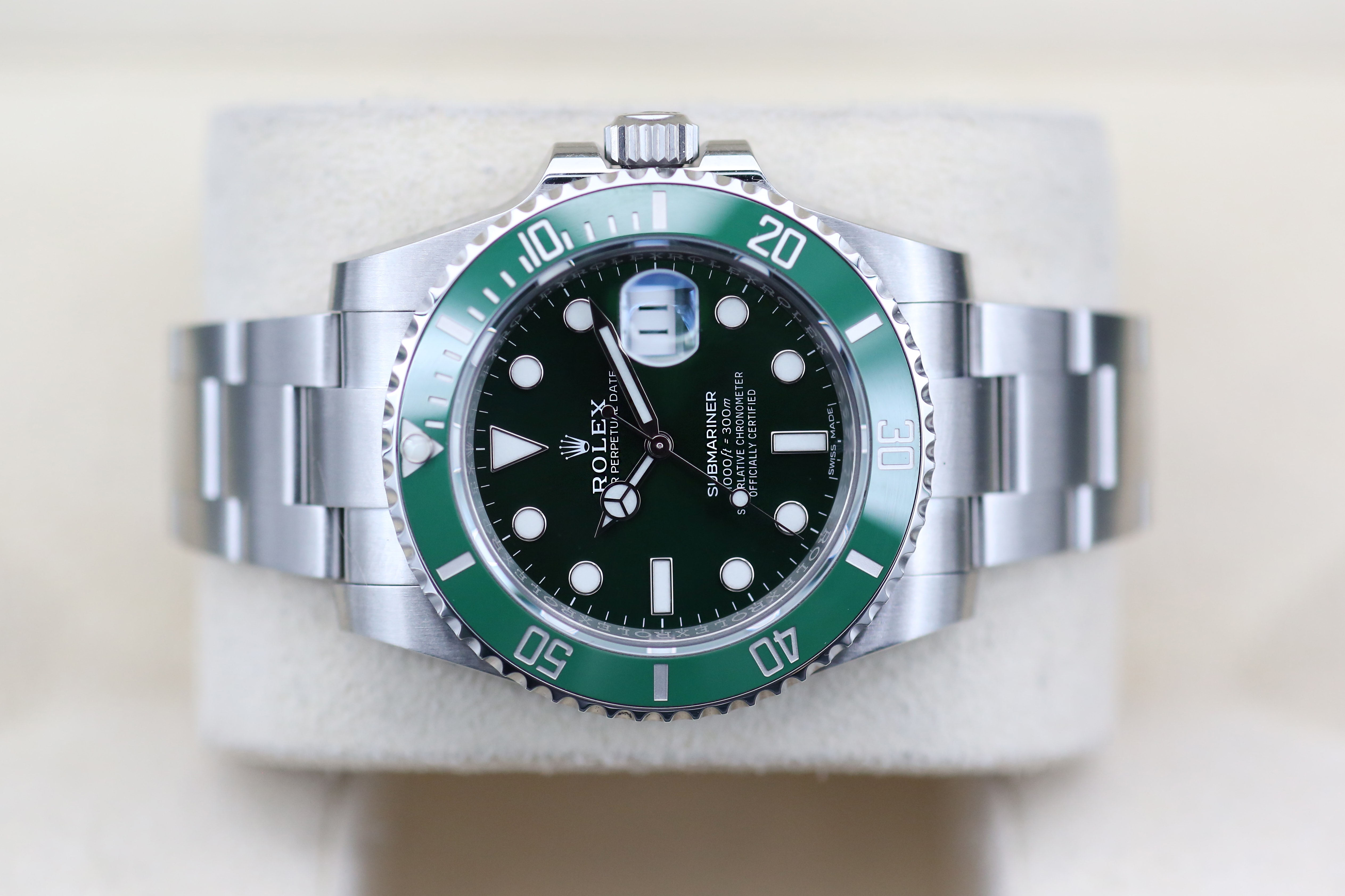 Rolex Submariner Hulk Thumbnail 4