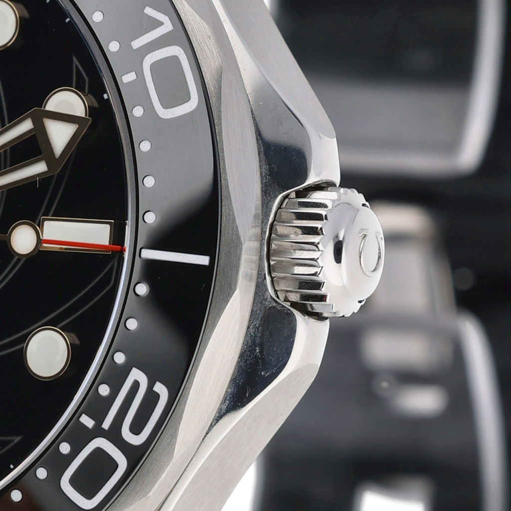 Omega Seamaster Diver 300m 210.22.42.20.01.004 Thumbnail 3