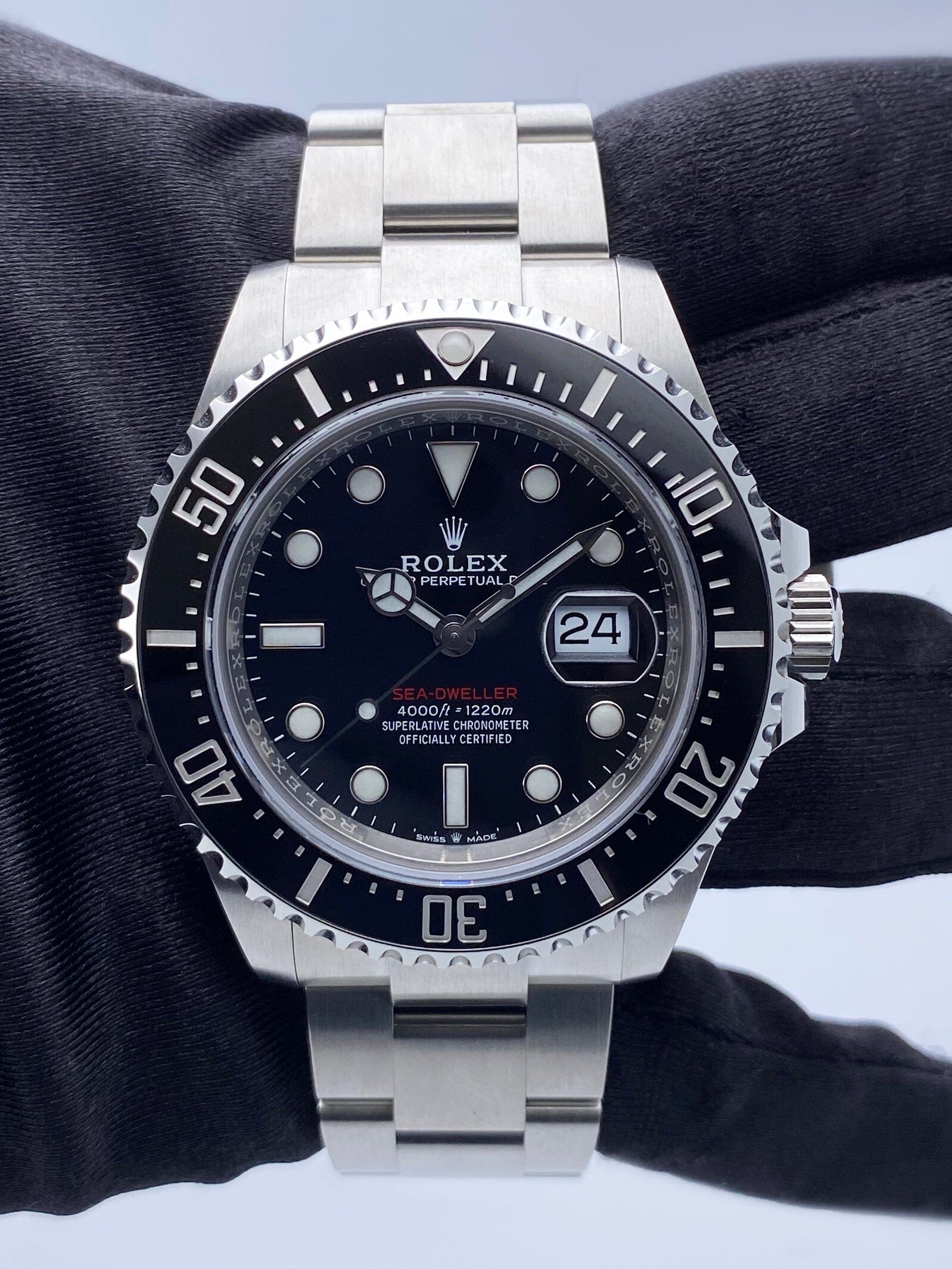 Rolex Sea-Dweller 126600 Thumbnail 2