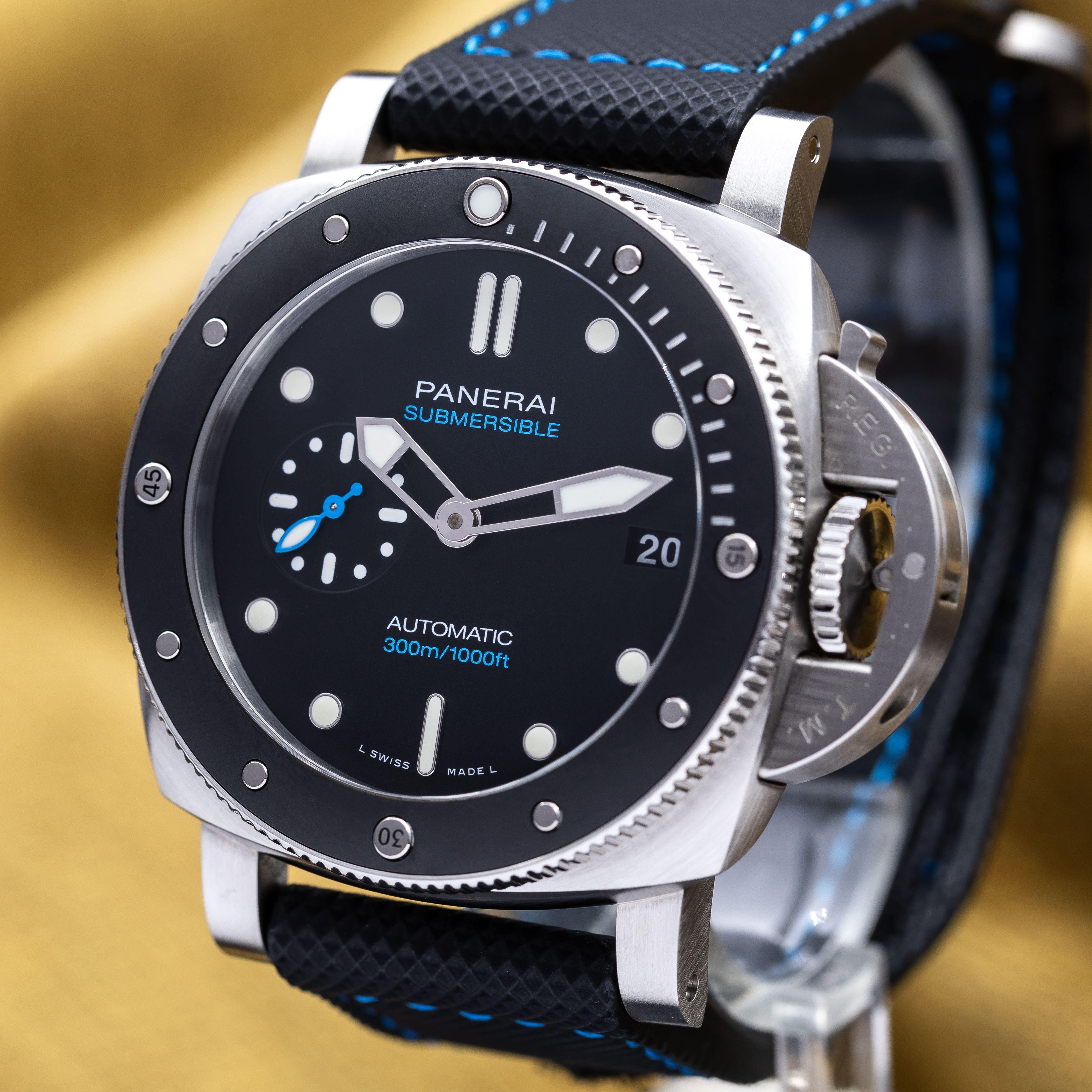 Panerai Submersible PAM00683 Thumbnail 2