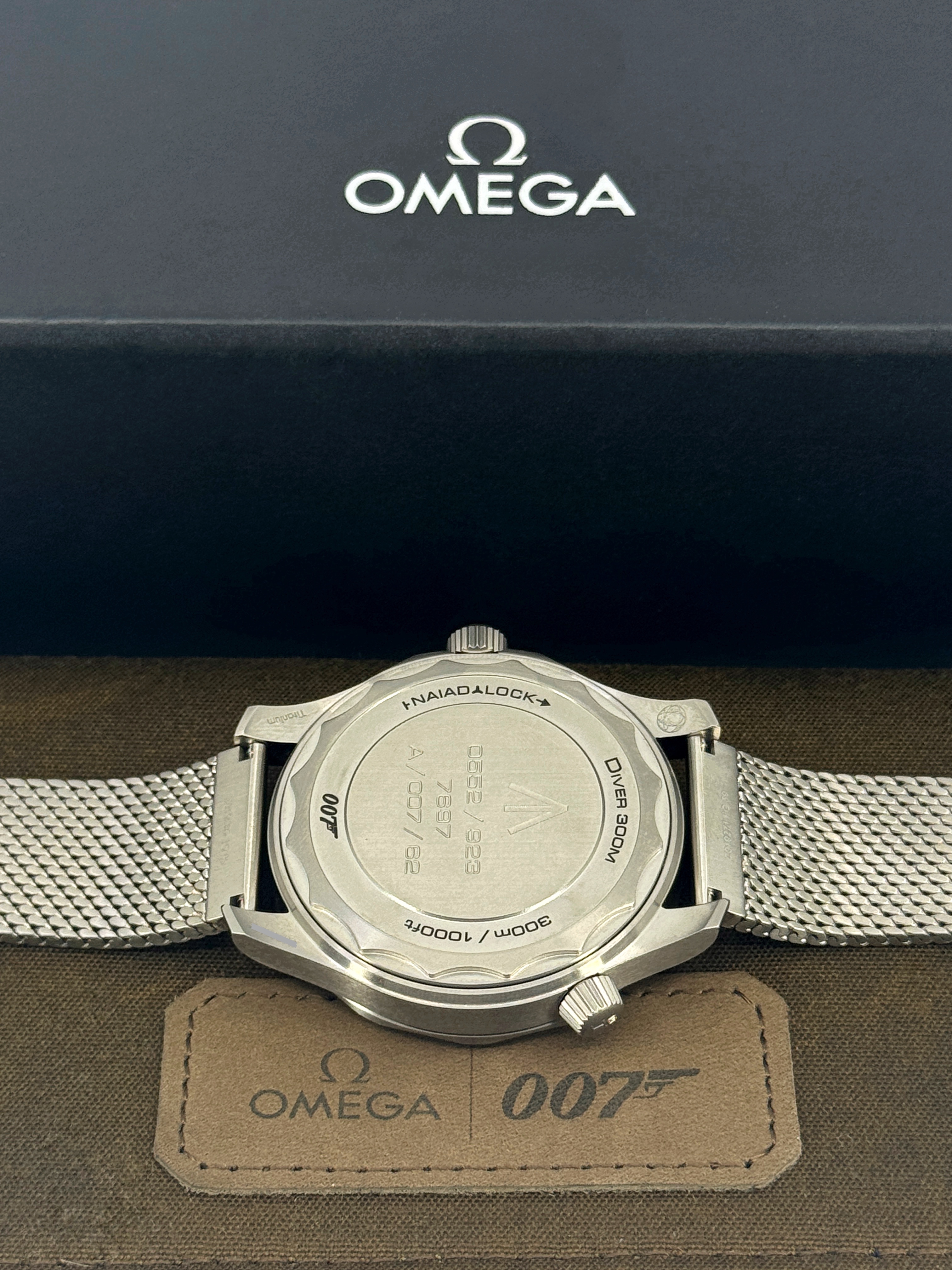Omega Seamaster Diver 300m - James Bond Edition 210.90.42.20.01.001 Thumbnail 4