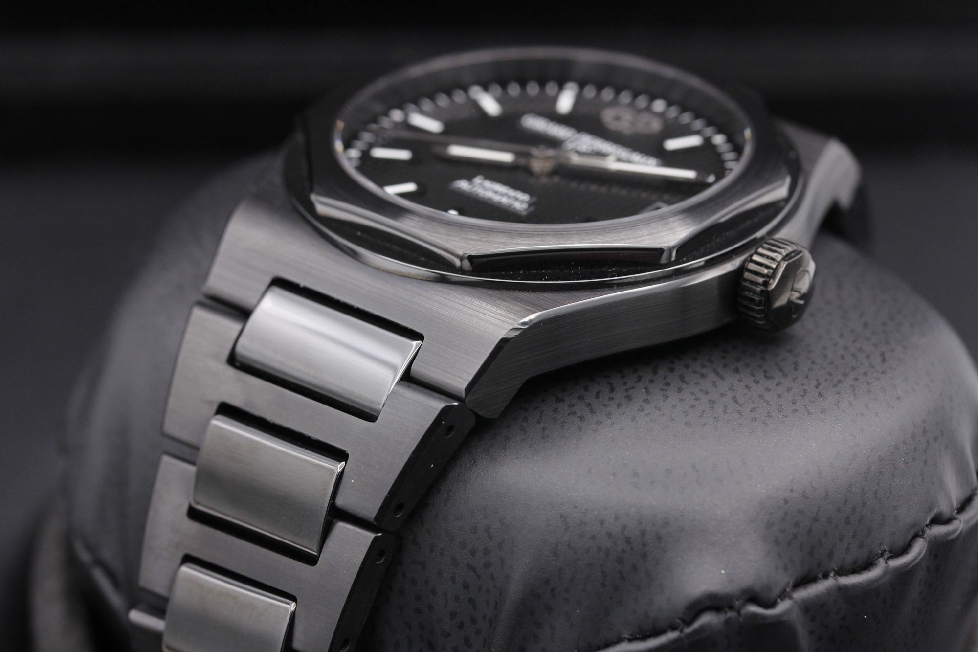 Girard Perregaux Laureato 81010-32-631-32A Thumbnail 2