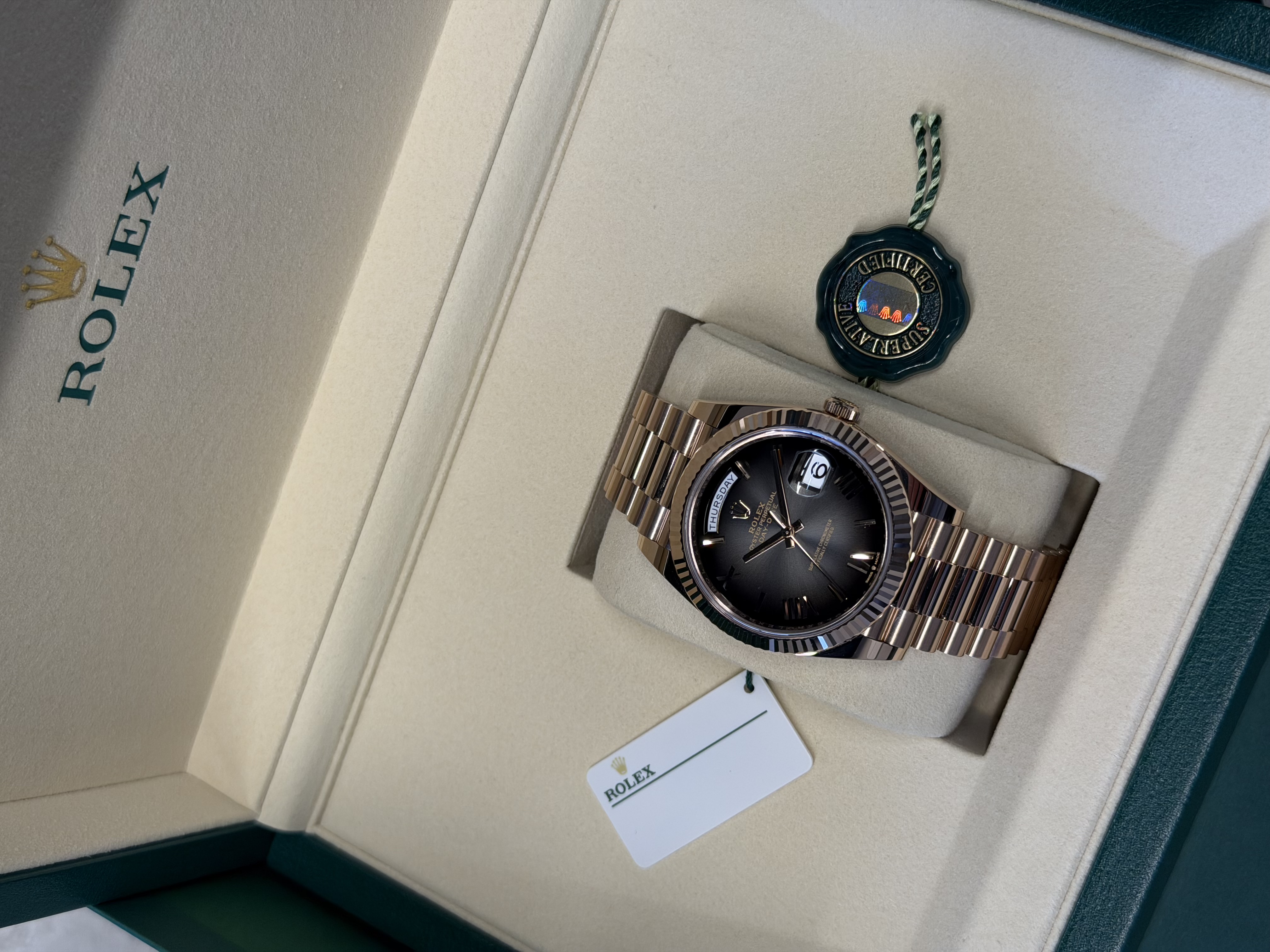 Rolex Day-Date 40 228235 Thumbnail 3