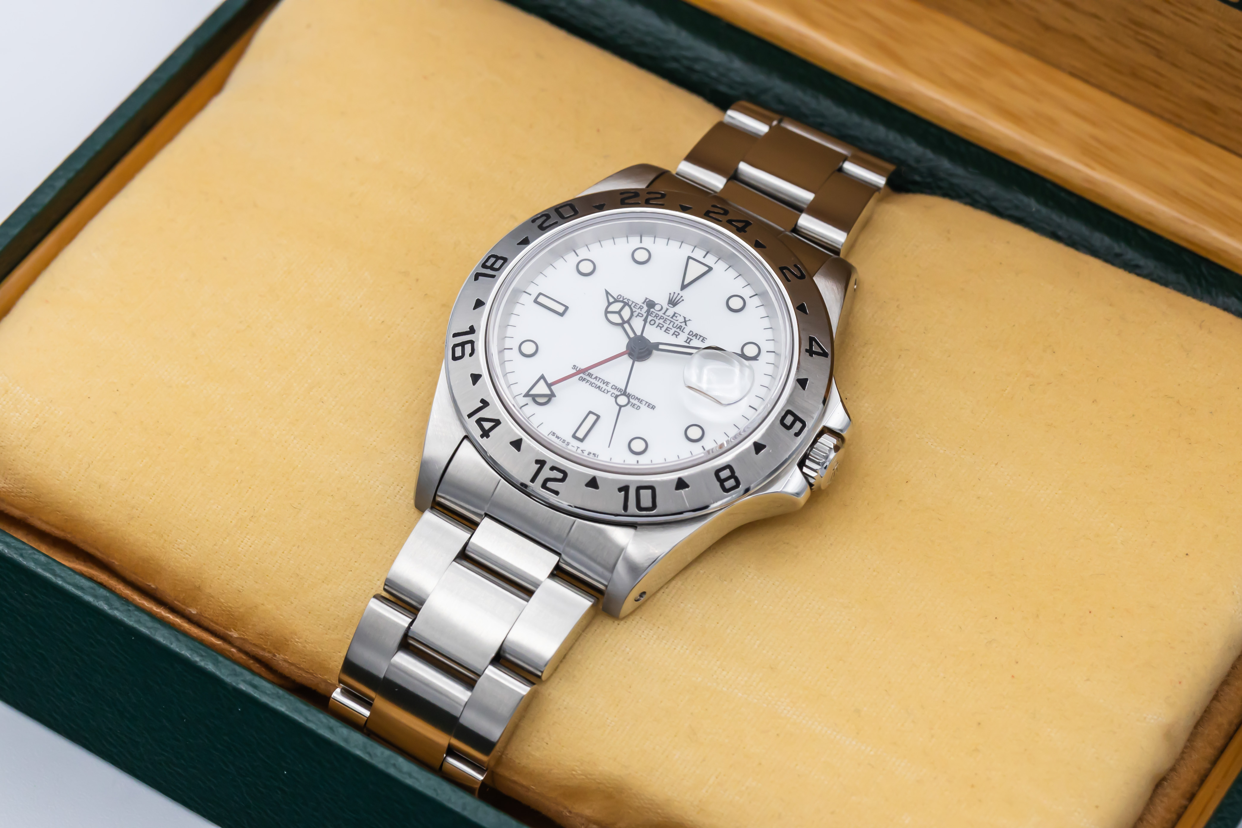 Rolex Explorer II 16570 Thumbnail 5