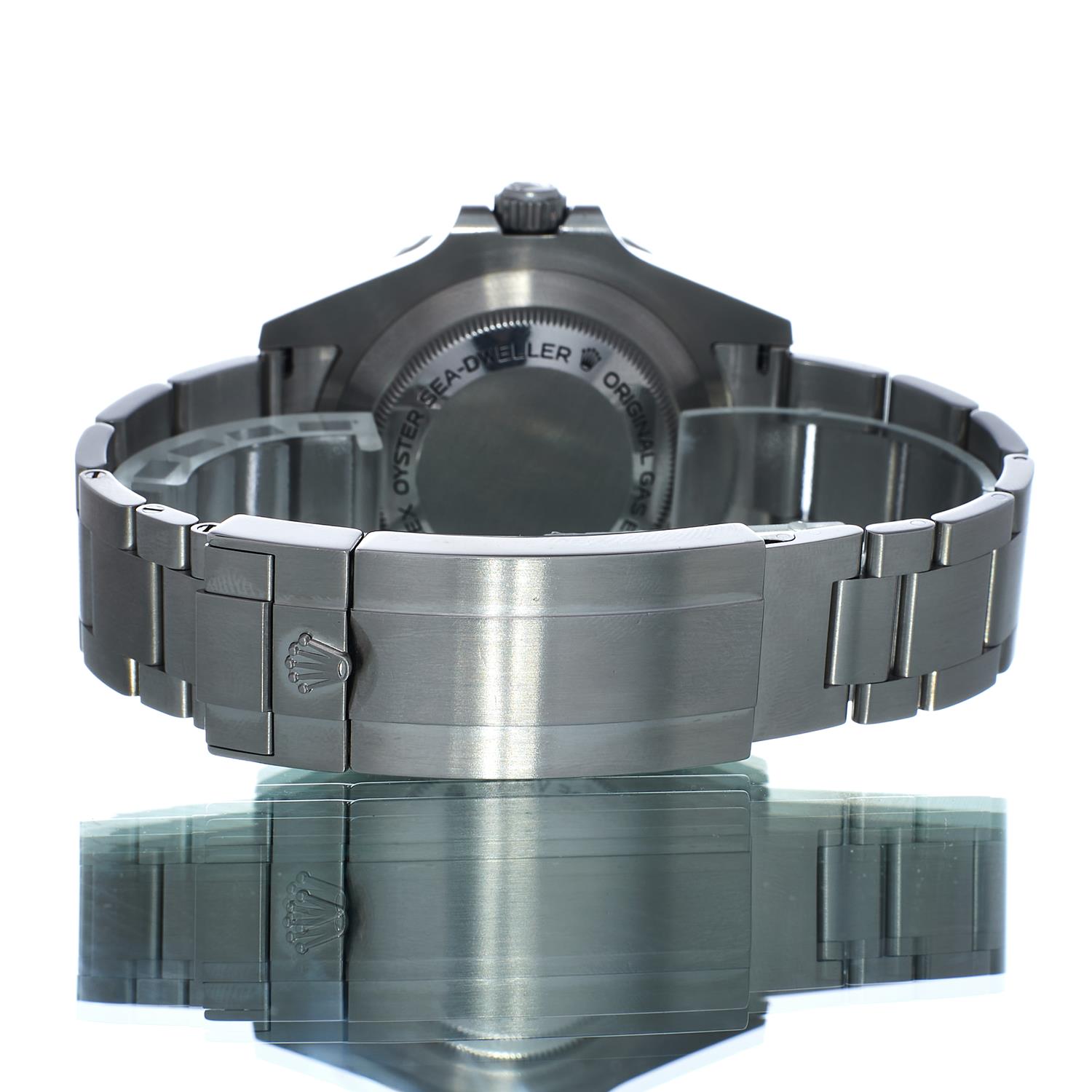Rolex Sea-Dweller 126600 Thumbnail 3
