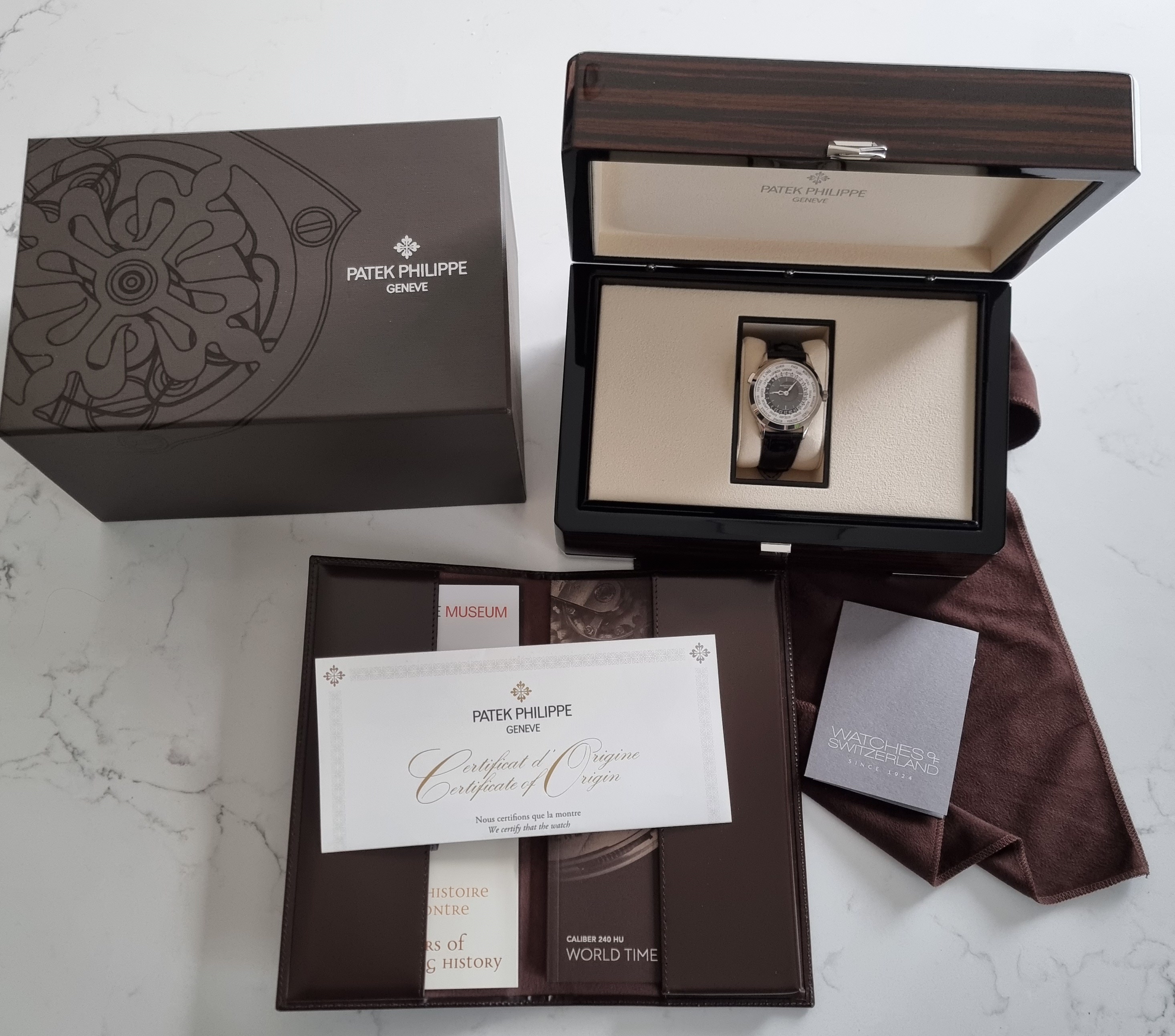 Patek Philippe World Time 5230G-014 Thumbnail 5