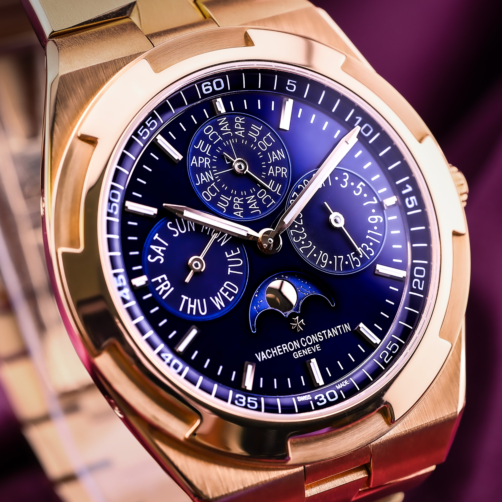 Vacheron Constantin Overseas 4300V/000R-B509 Thumbnail 3