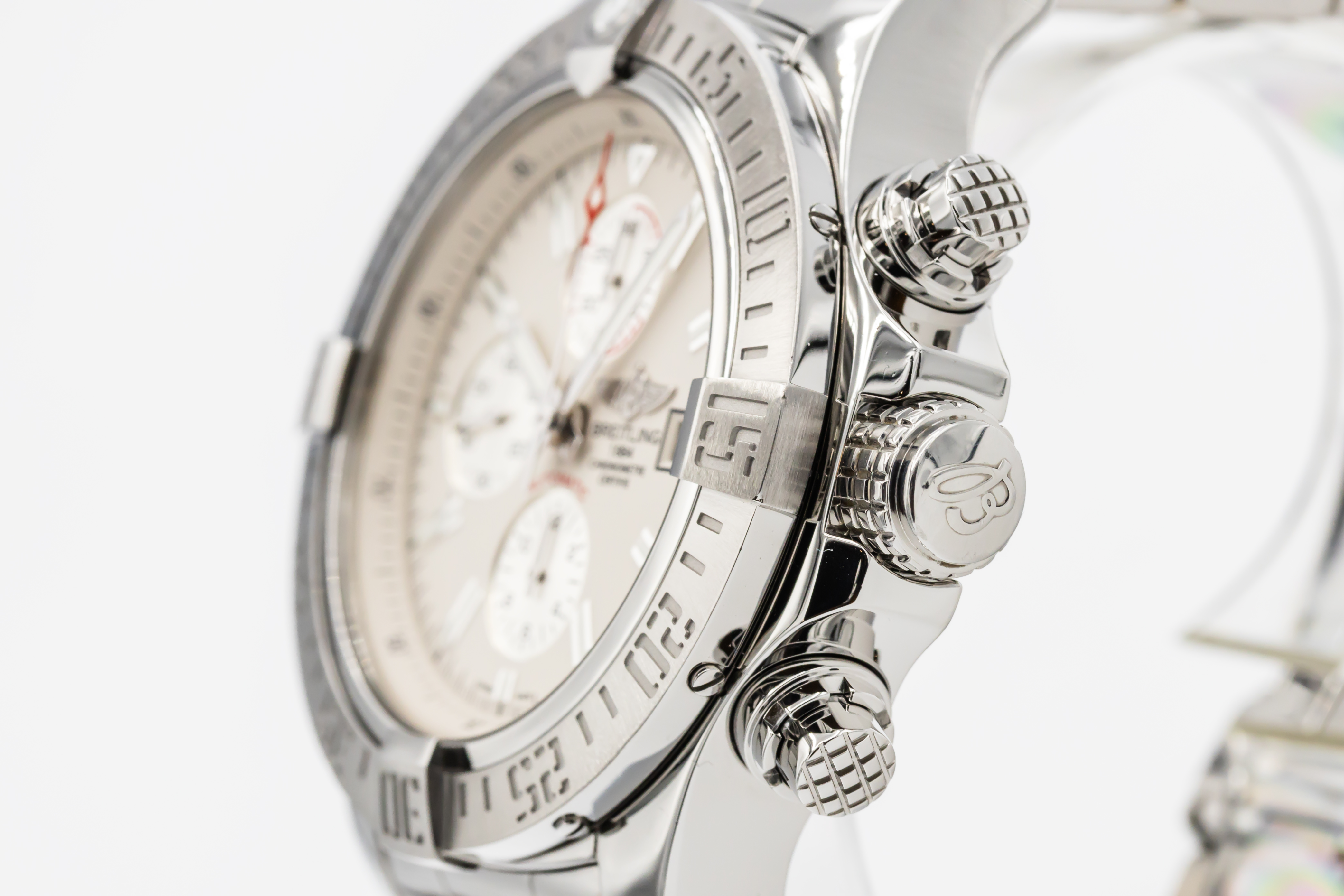 Breitling Super Avenger II A13371 Thumbnail 2