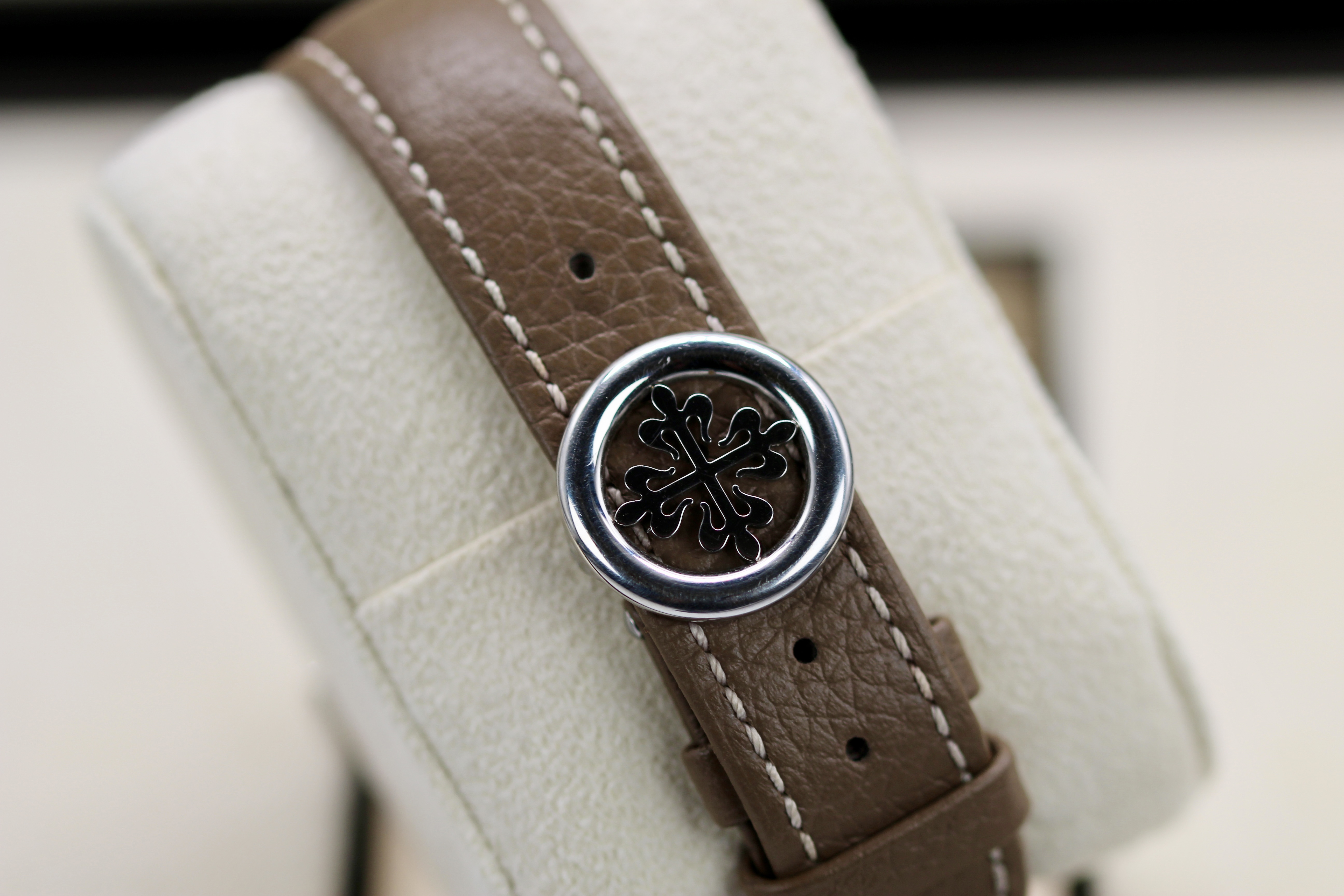 Patek Philippe Complications 5935A-001 Thumbnail 4