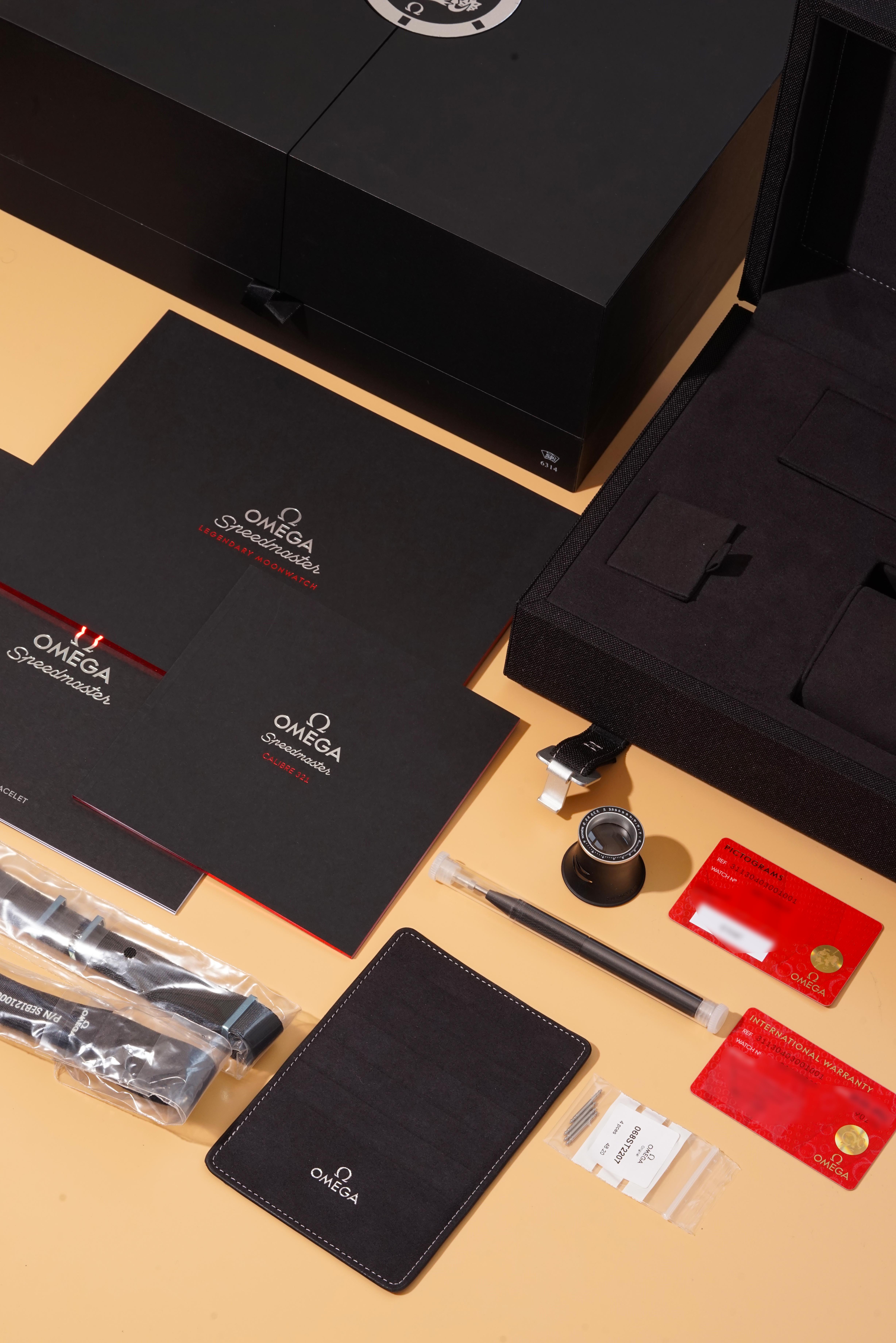 Omega Speedmaster Calibre 321 311.30.40.30.01.001 Thumbnail 5