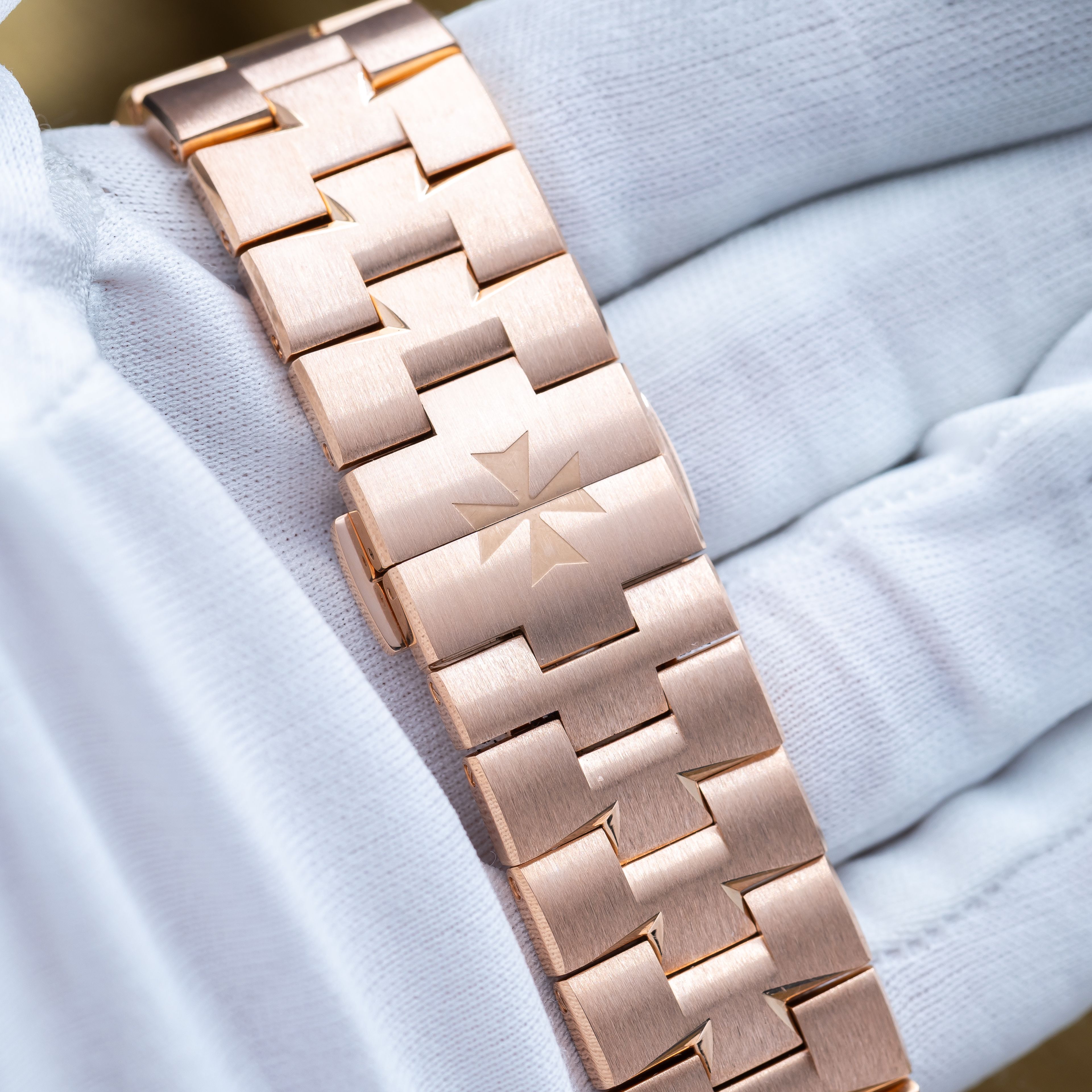 Vacheron Constantin Overseas 4300V/000R-B509 Thumbnail 3