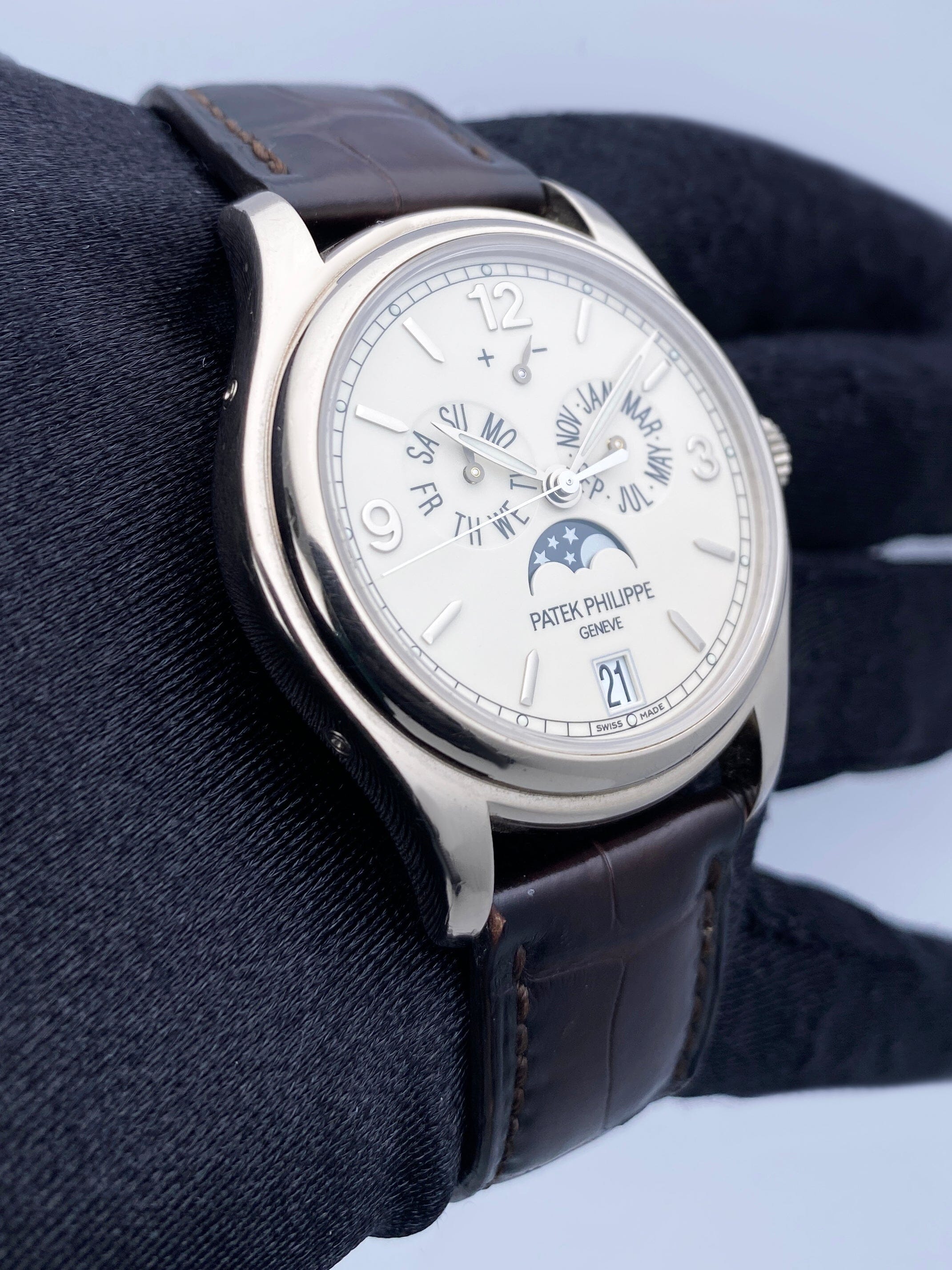 Patek Philippe Complications 5146G-010 Thumbnail 4