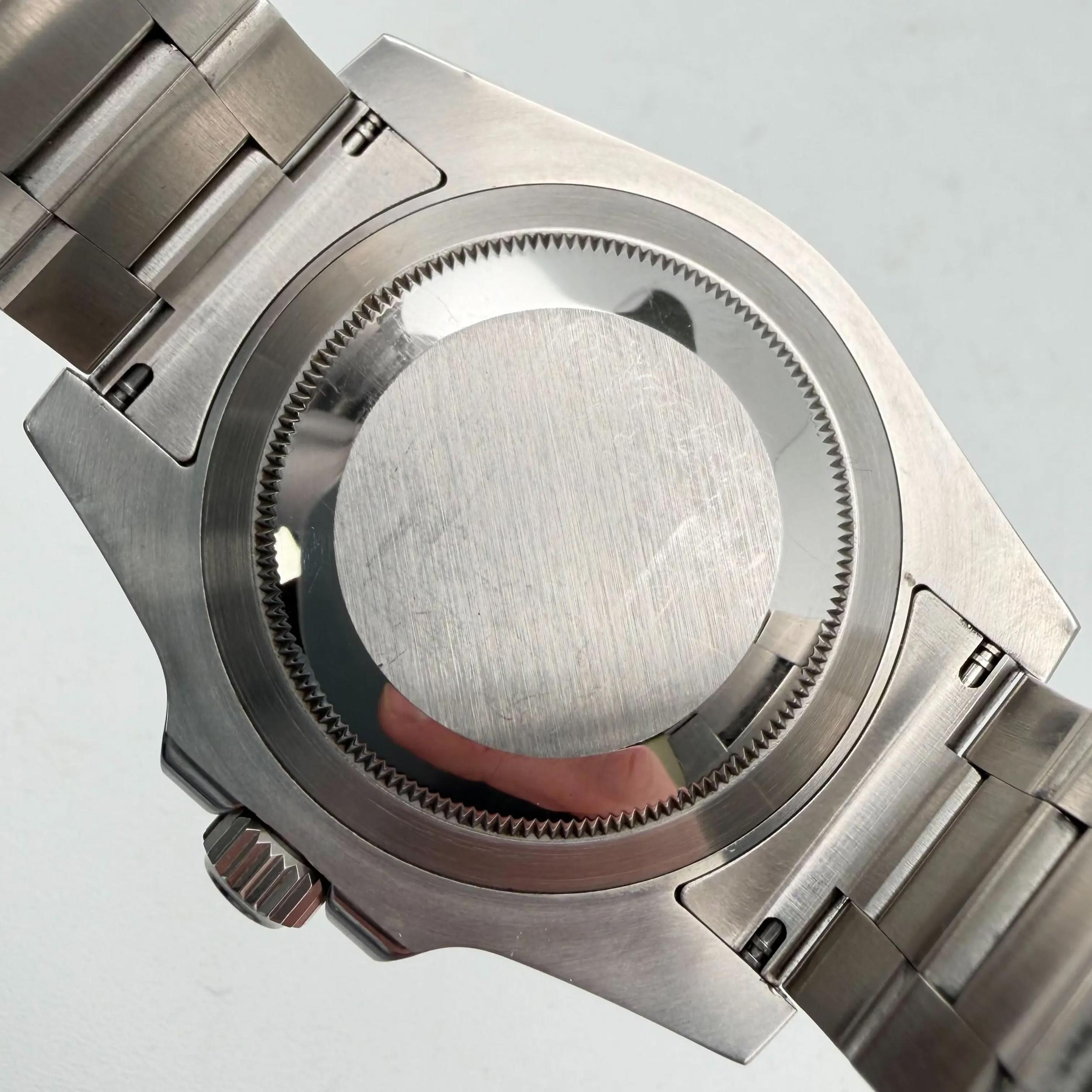 Rolex Submariner 116610 LN Thumbnail 4