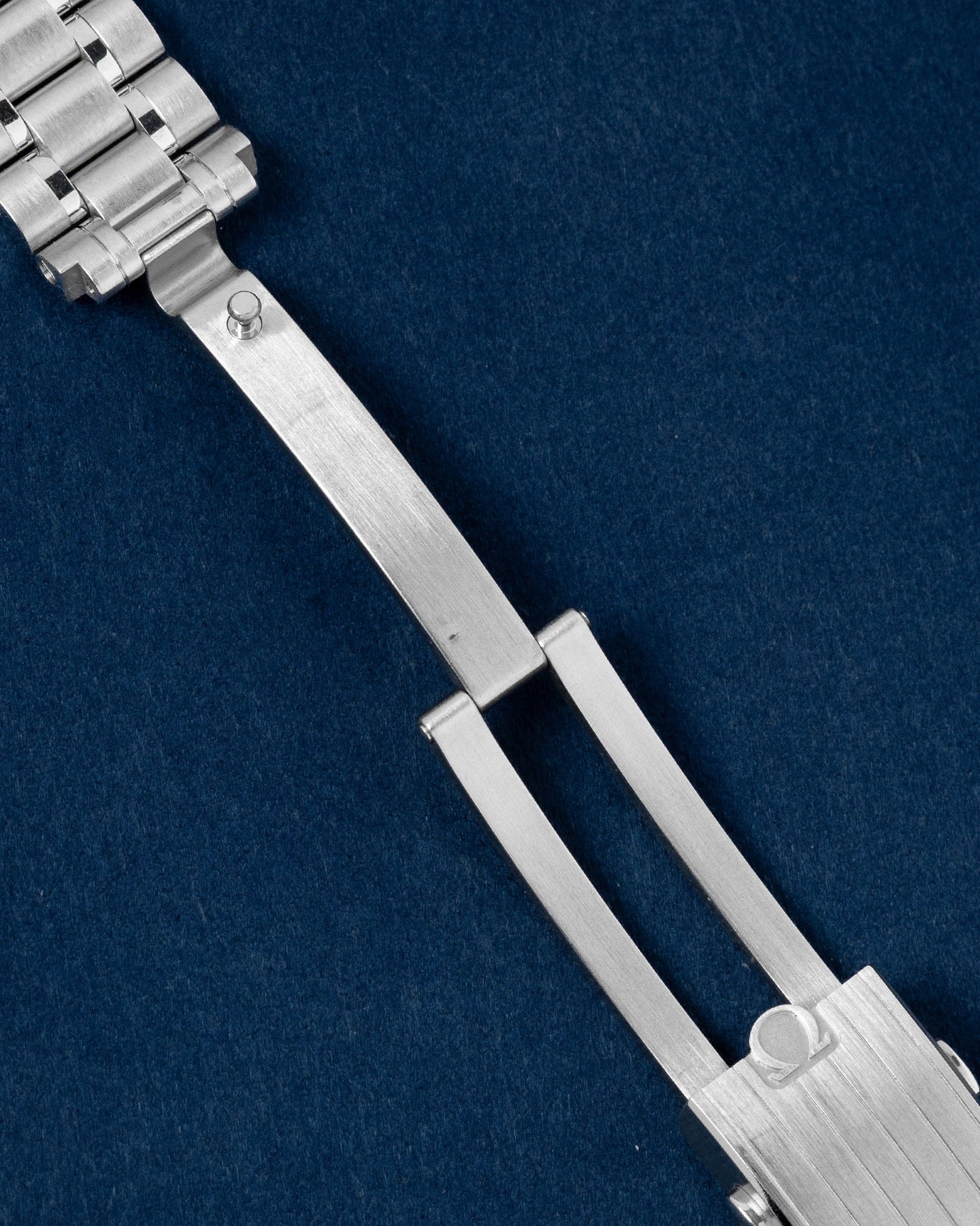 Omega Speedmaster Moonwatch Professional 310.30.42.50.01.002 Thumbnail 4