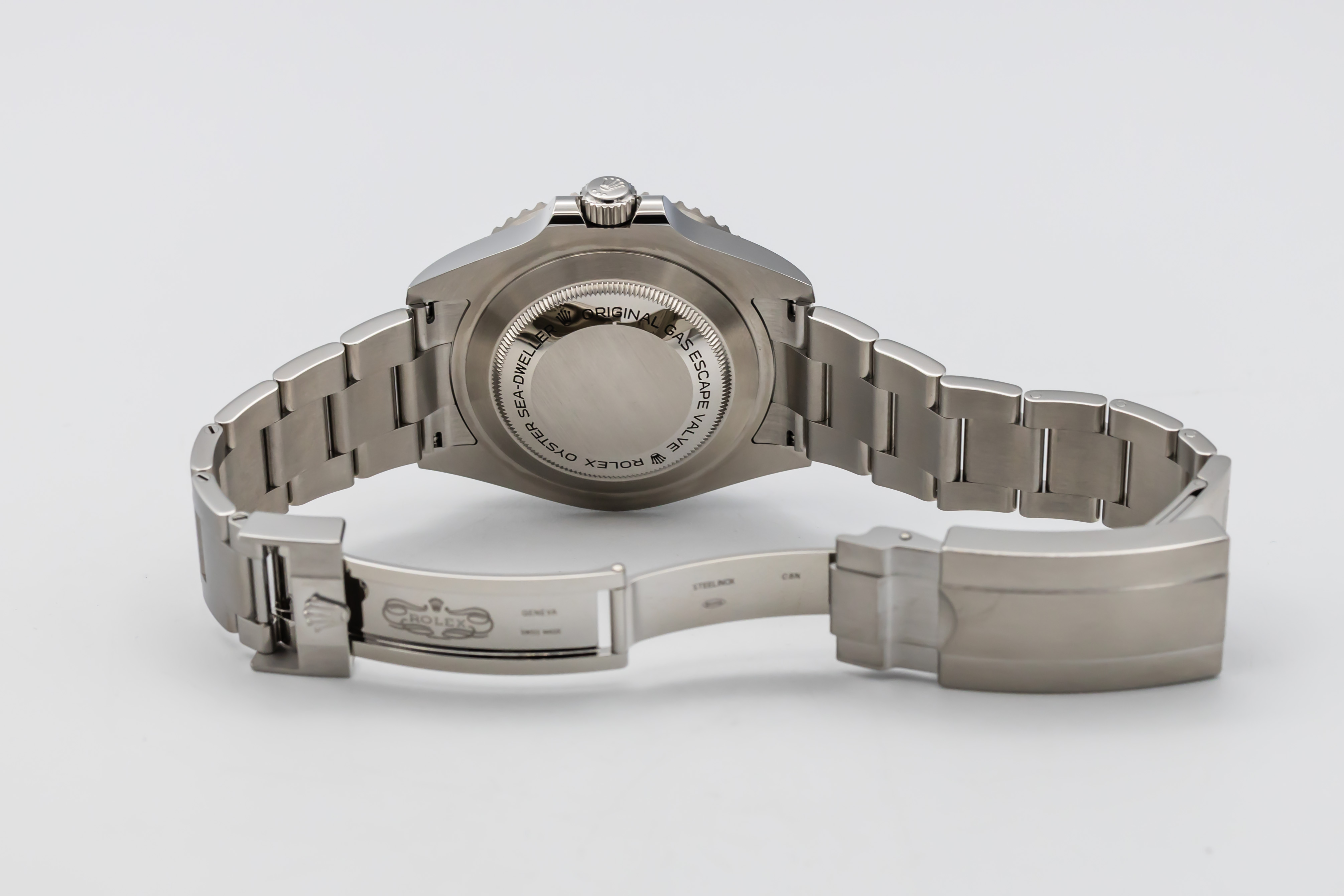 Rolex Sea-Dweller 126600 Thumbnail 4